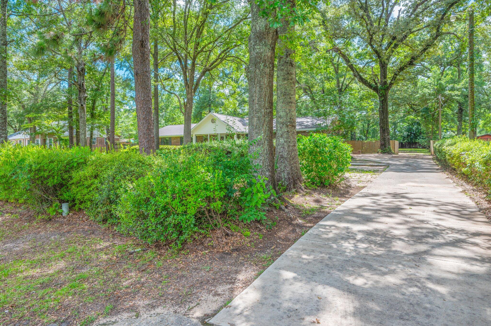 HOLLY HILLS - Residential