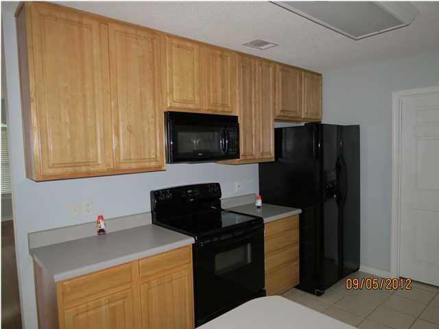 COUNTRYVIEW ESTATES 1ST ADDN - Residential Lease