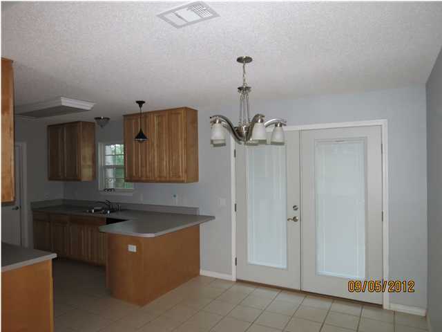 COUNTRYVIEW ESTATES 1ST ADDN - Residential Lease