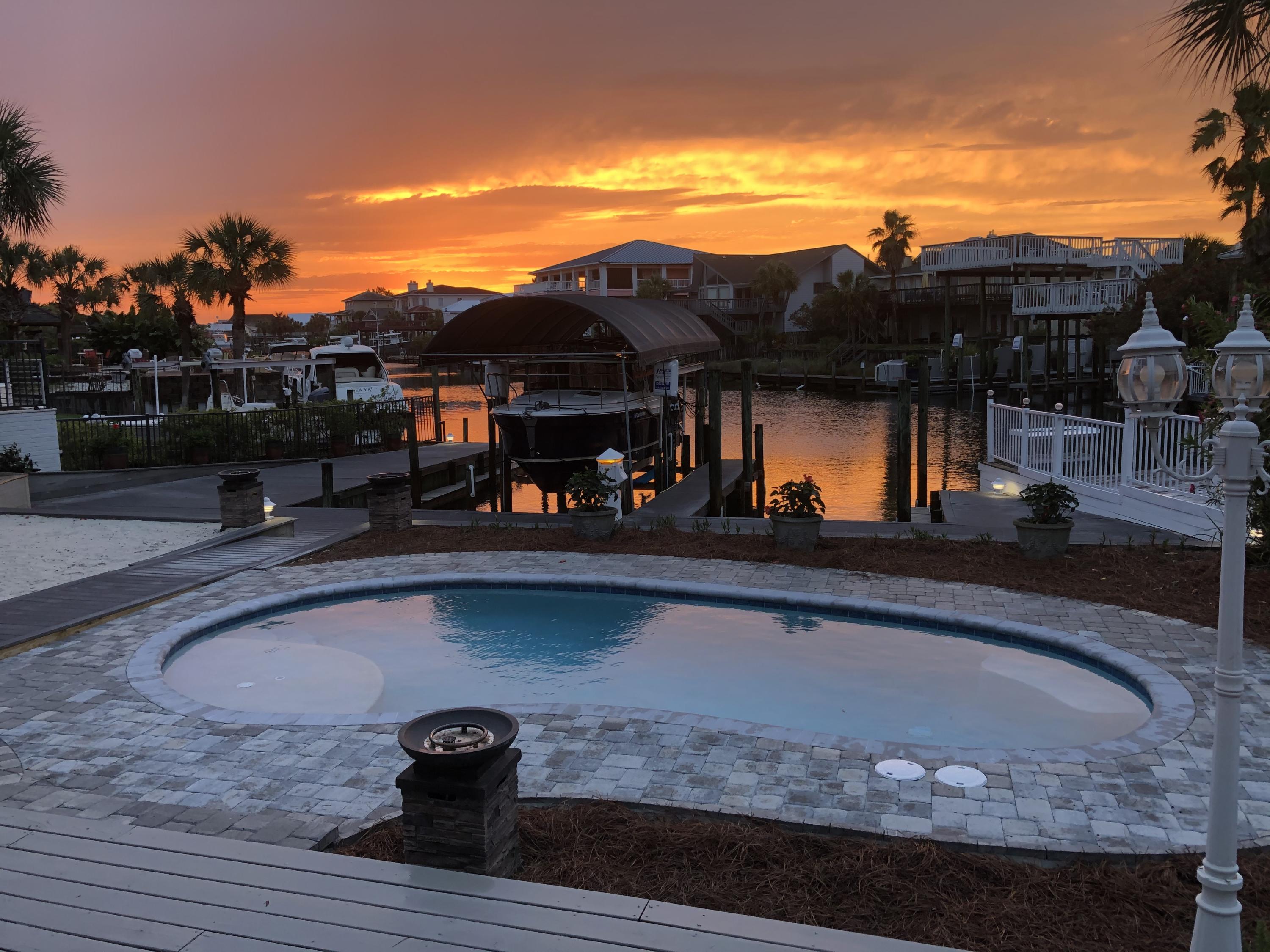 HOLIDAY ISLE - Residential