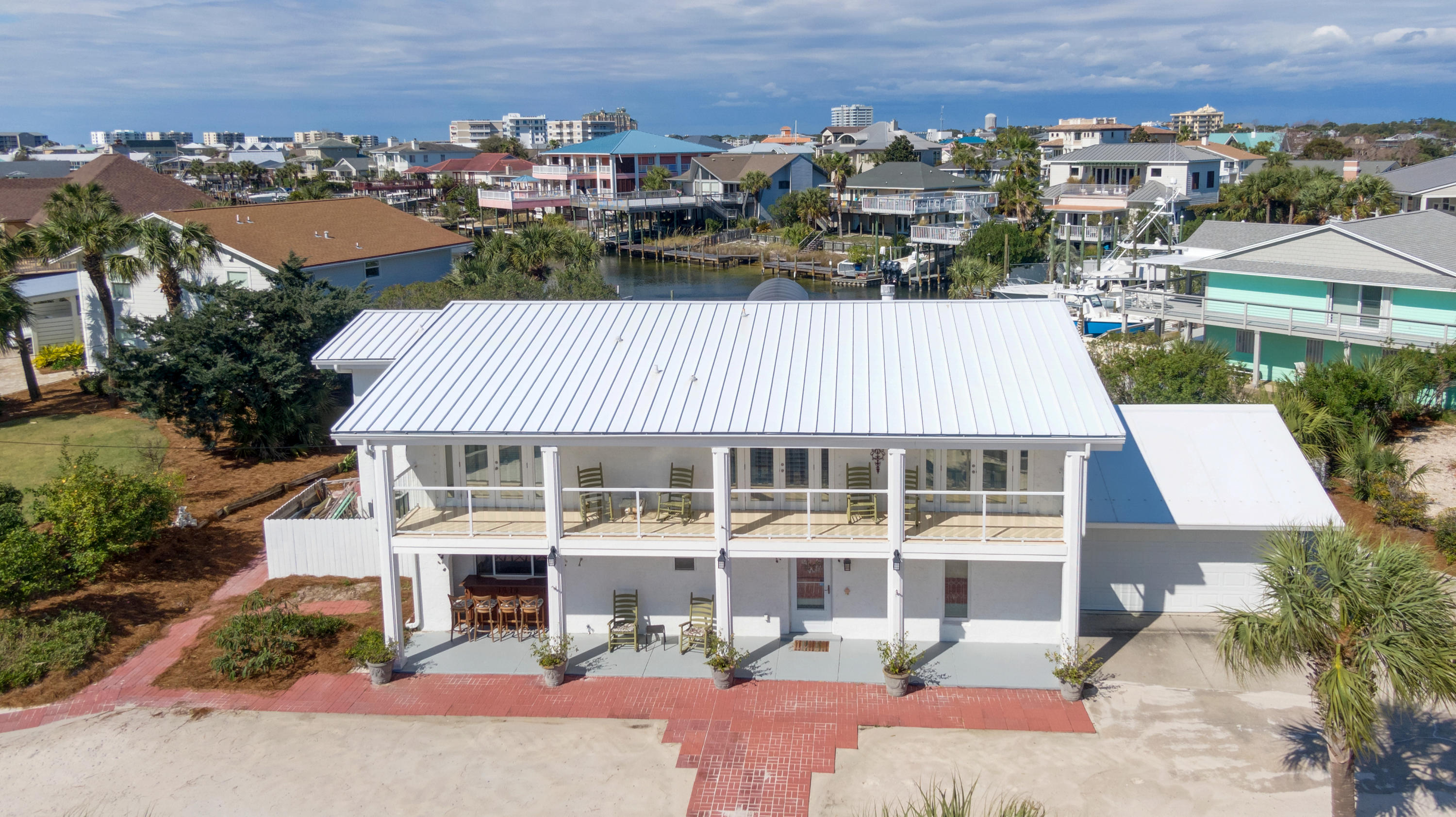 HOLIDAY ISLE - Residential