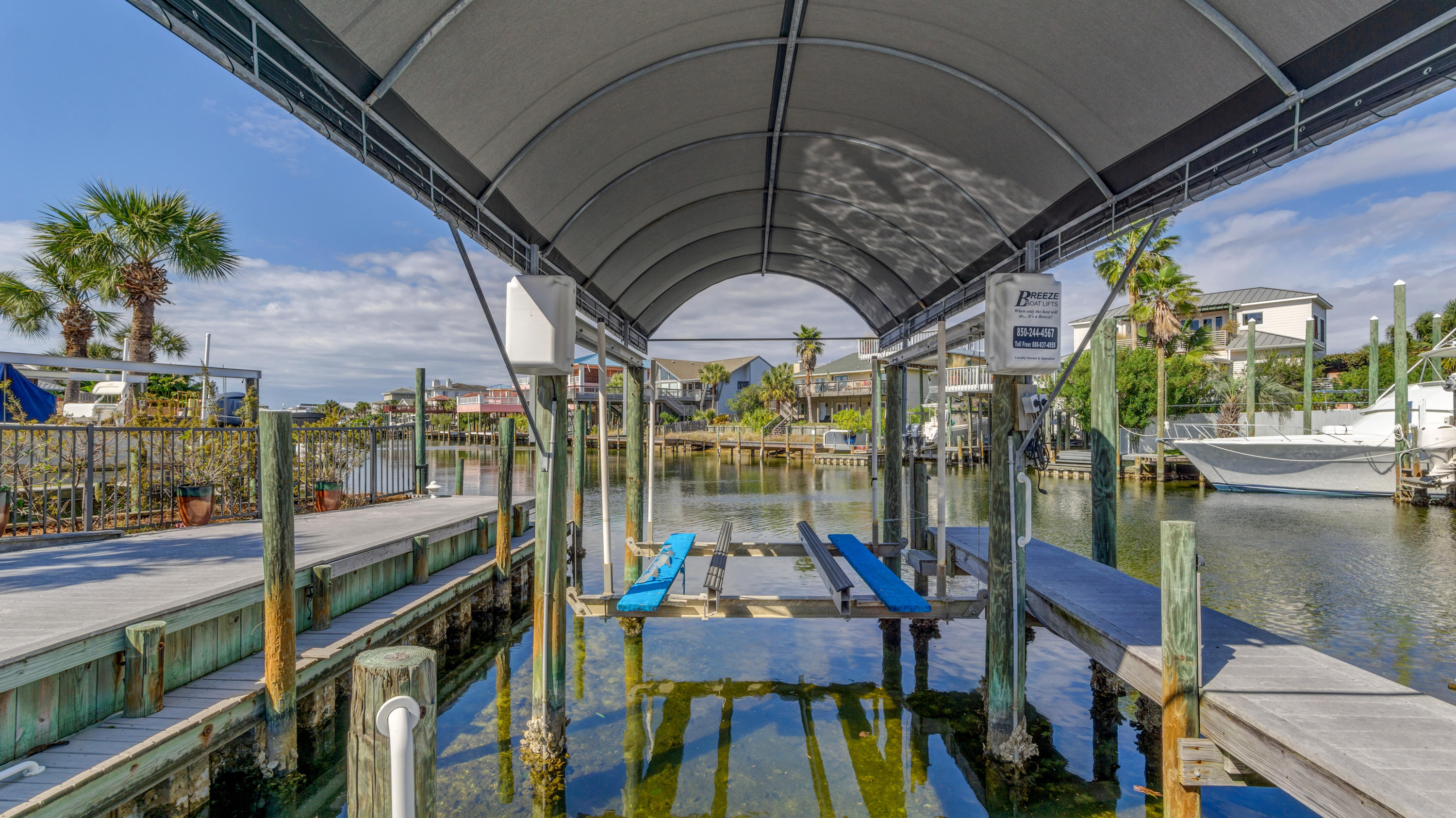 HOLIDAY ISLE - Residential