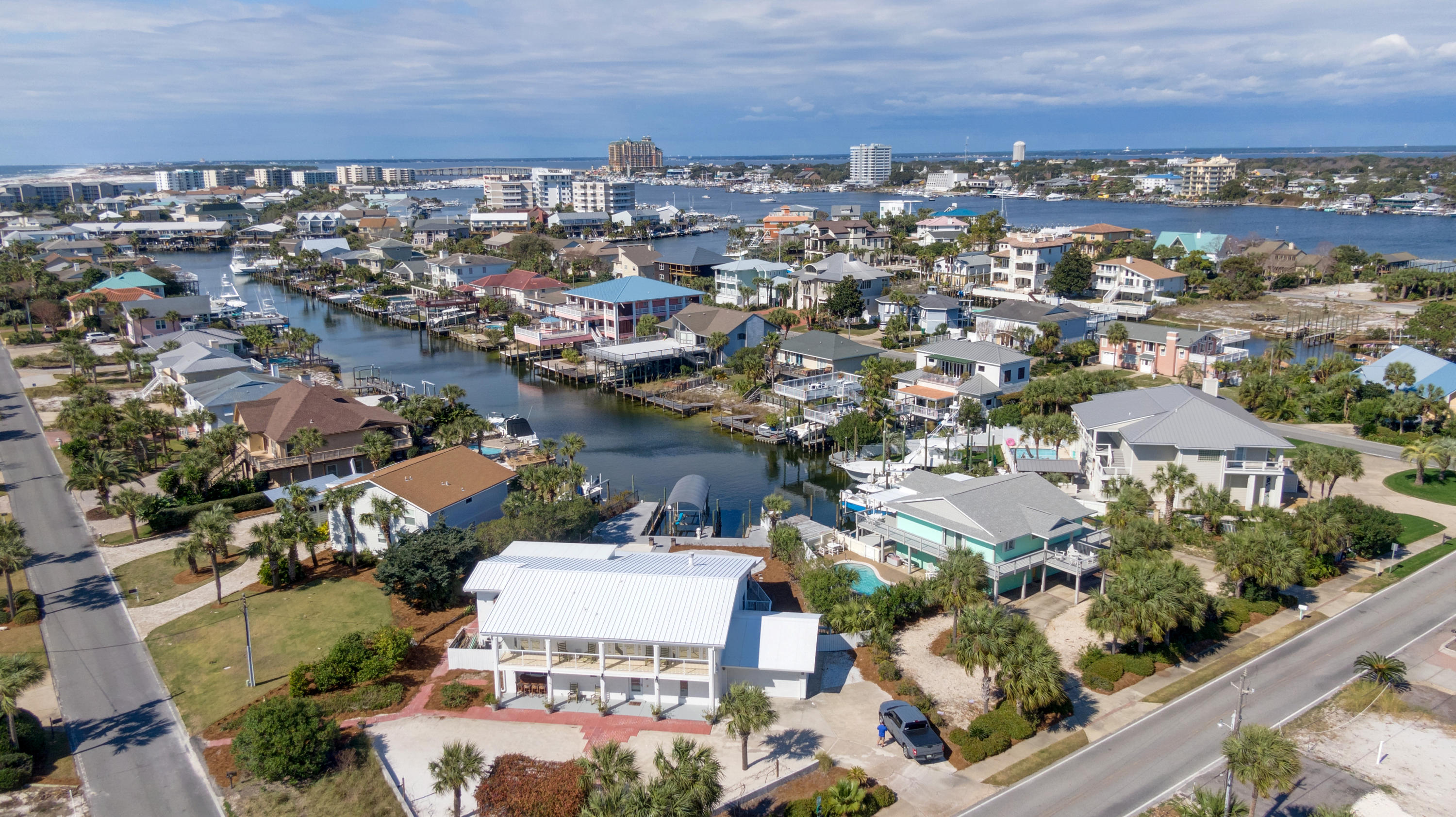 HOLIDAY ISLE - Residential