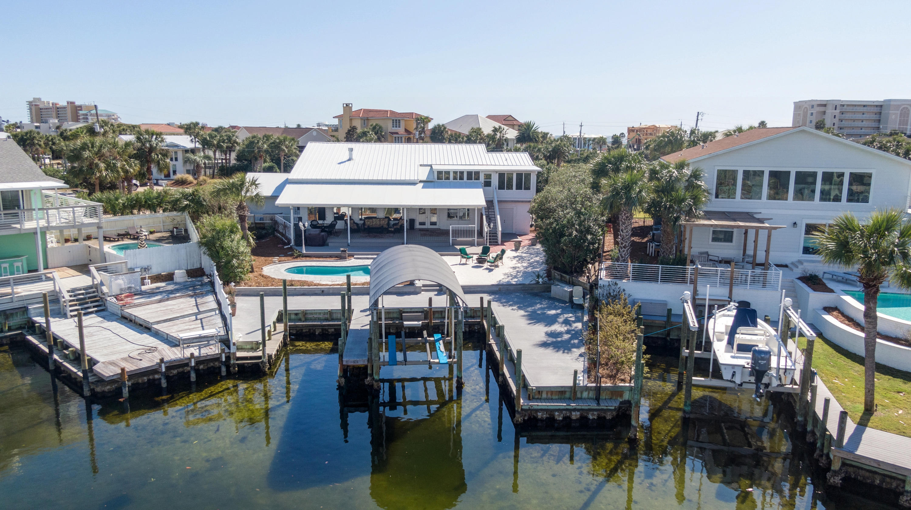 HOLIDAY ISLE - Residential