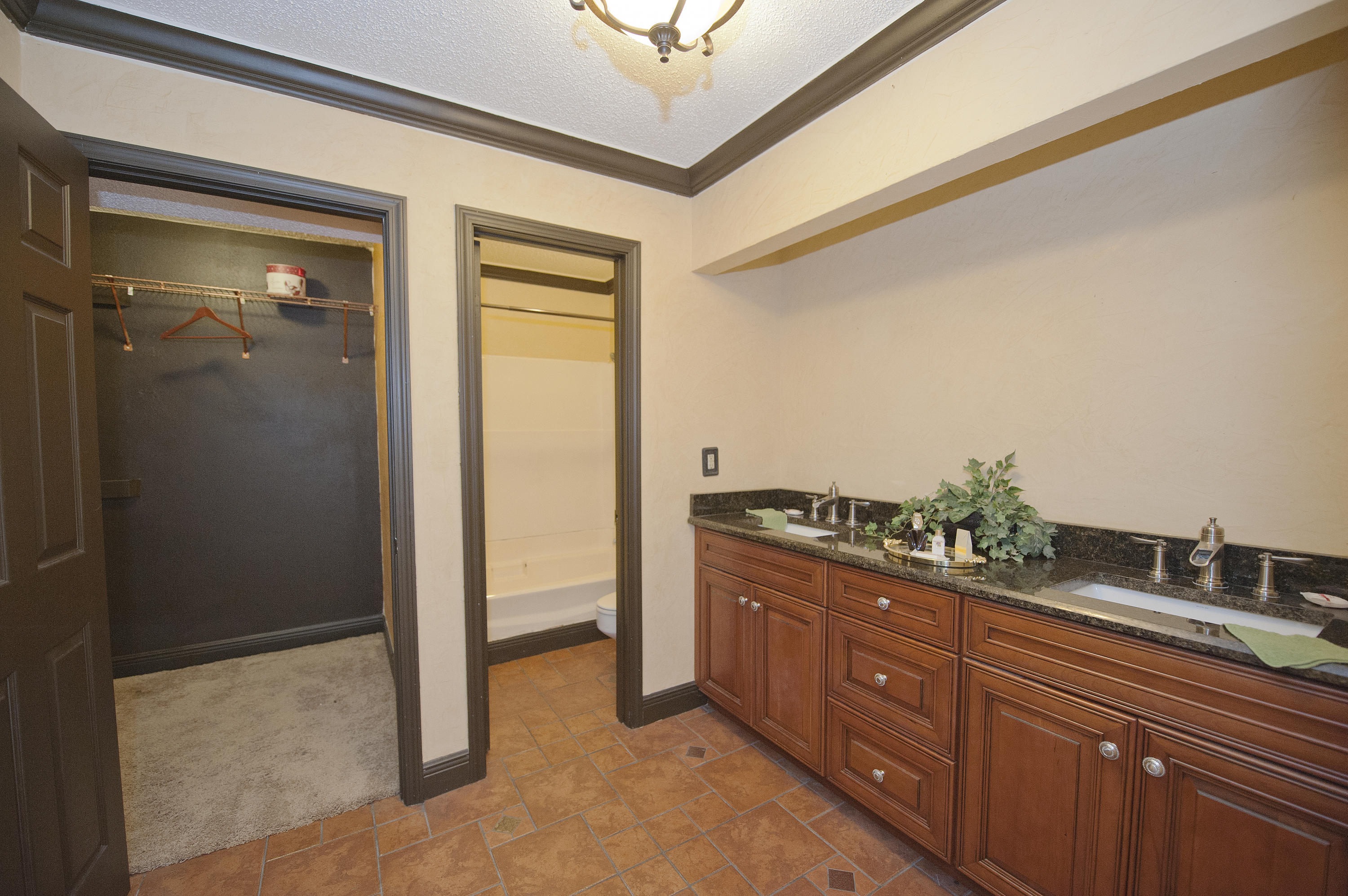 EDGEWATER VILLAGE SOUTH - Residential