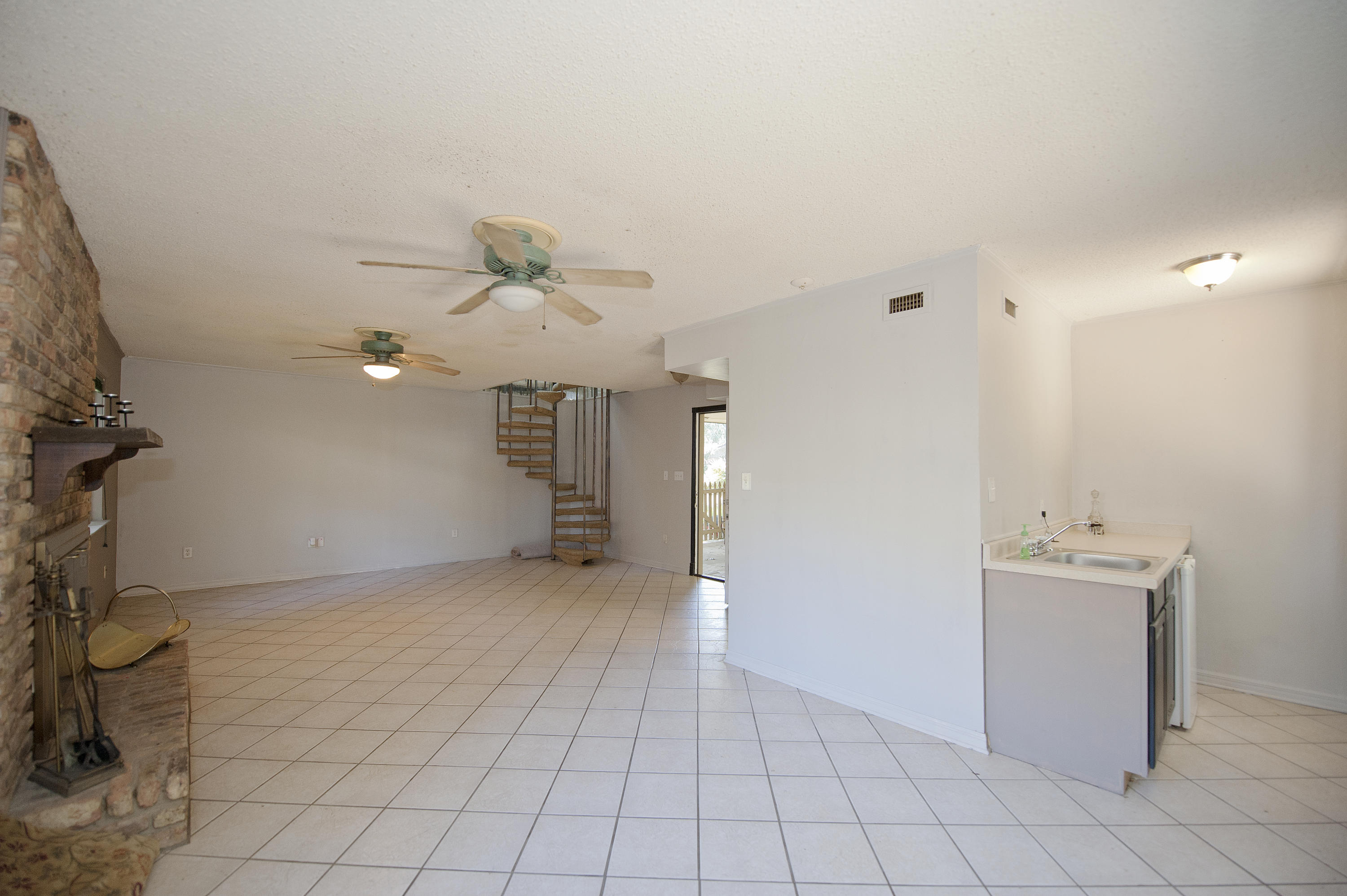 EDGEWATER VILLAGE SOUTH - Residential