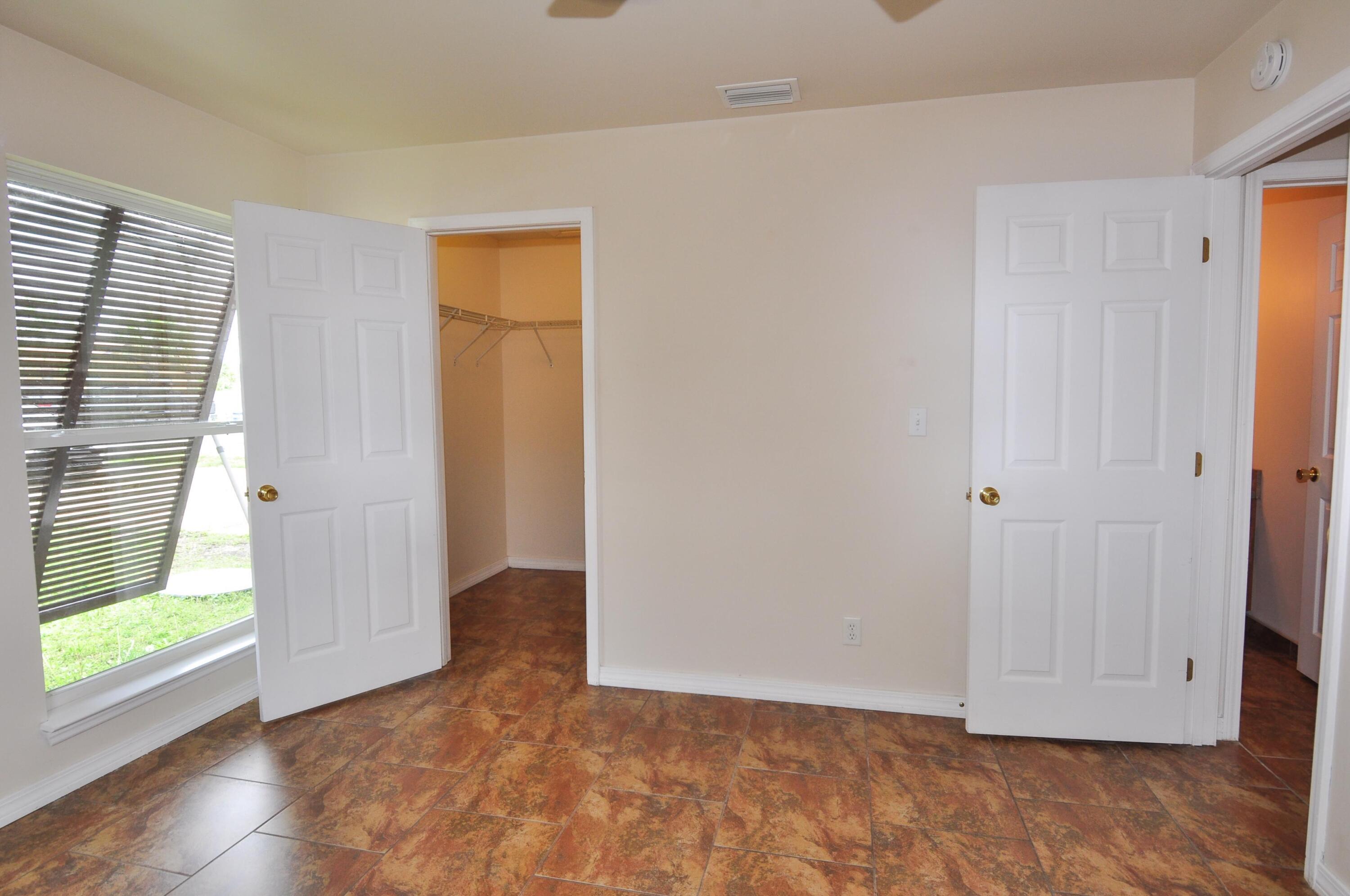 HOLIDAY BEACH UNIT 08 - Residential