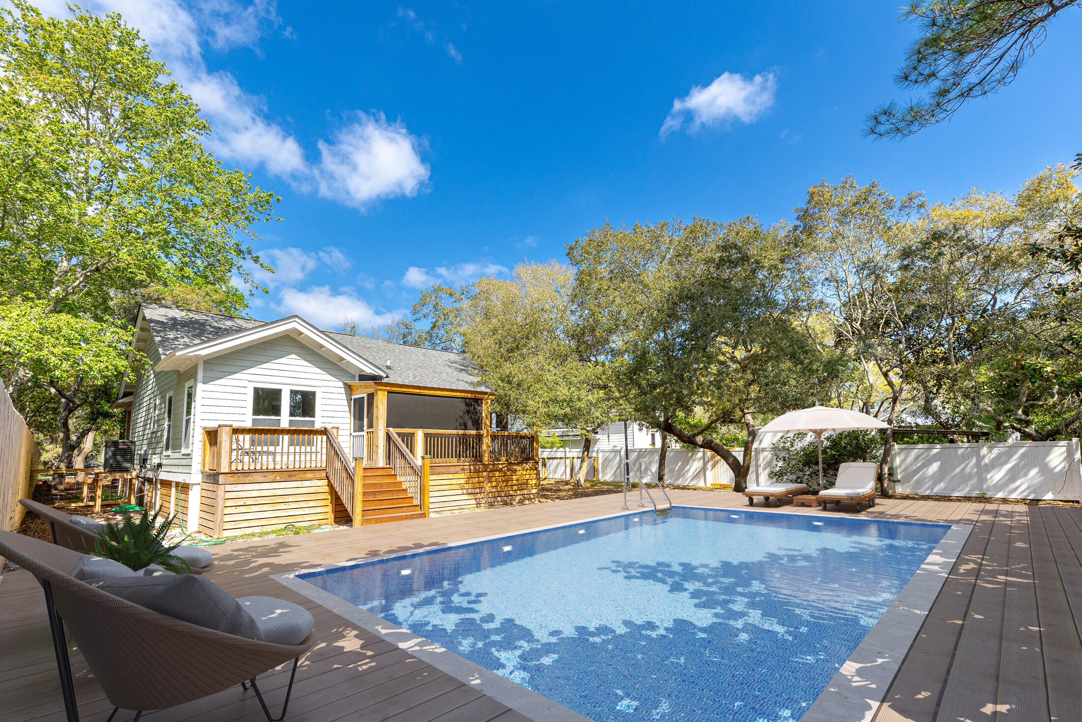 TURQUOISE BEACH 2ND ADDN - Residential