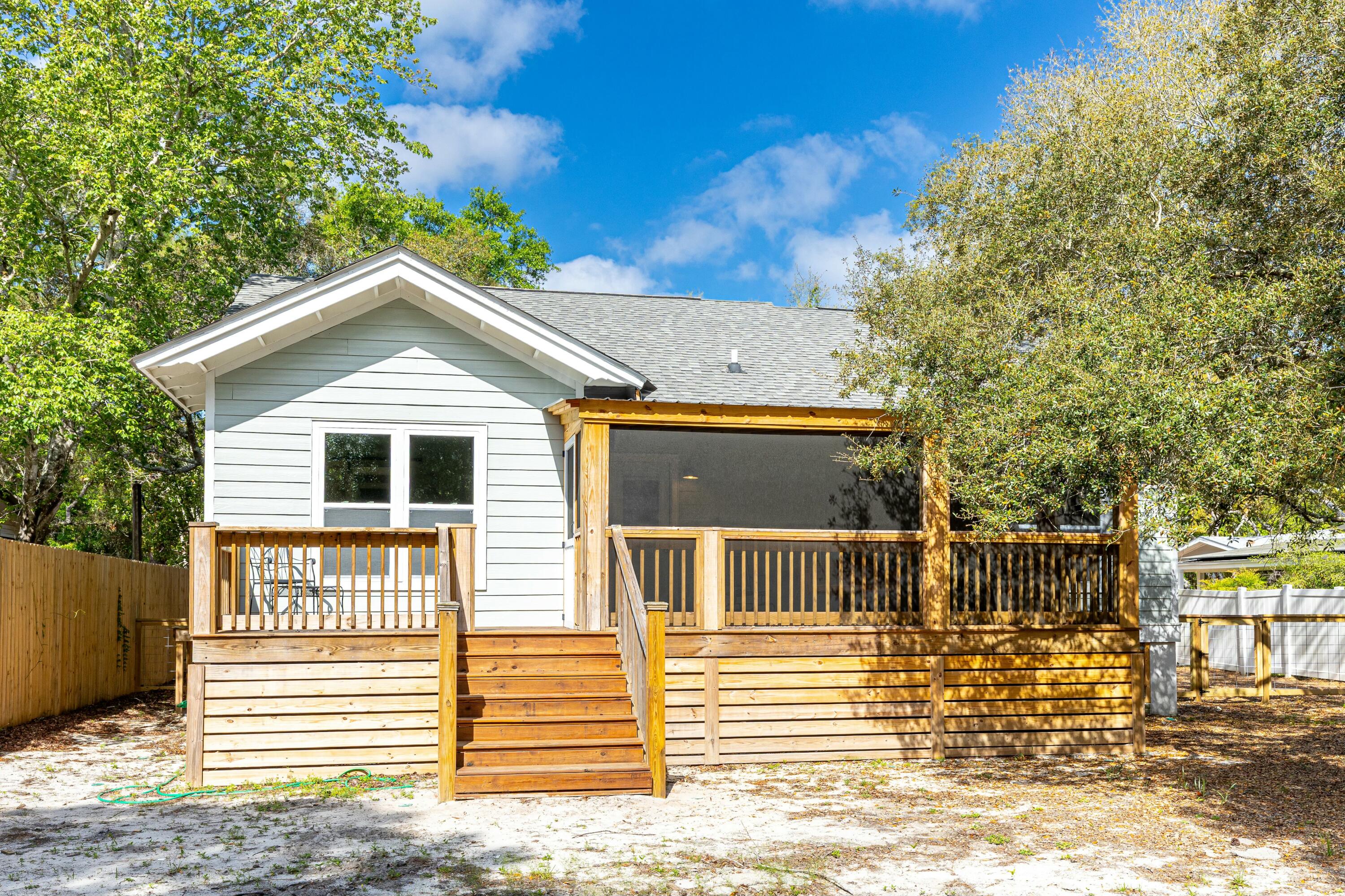 TURQUOISE BEACH 2ND ADDN - Residential