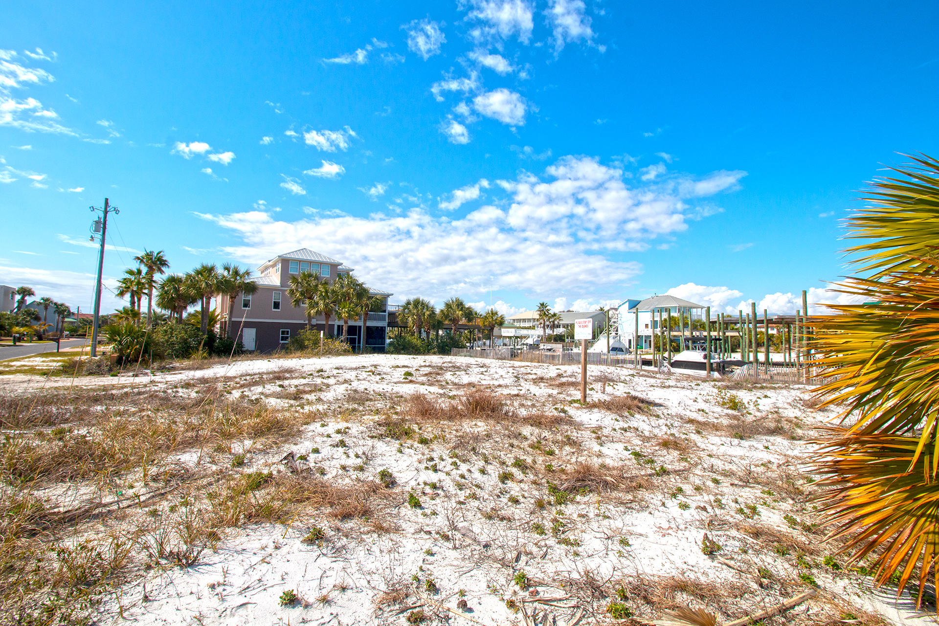 HOLIDAY ISLE - Land