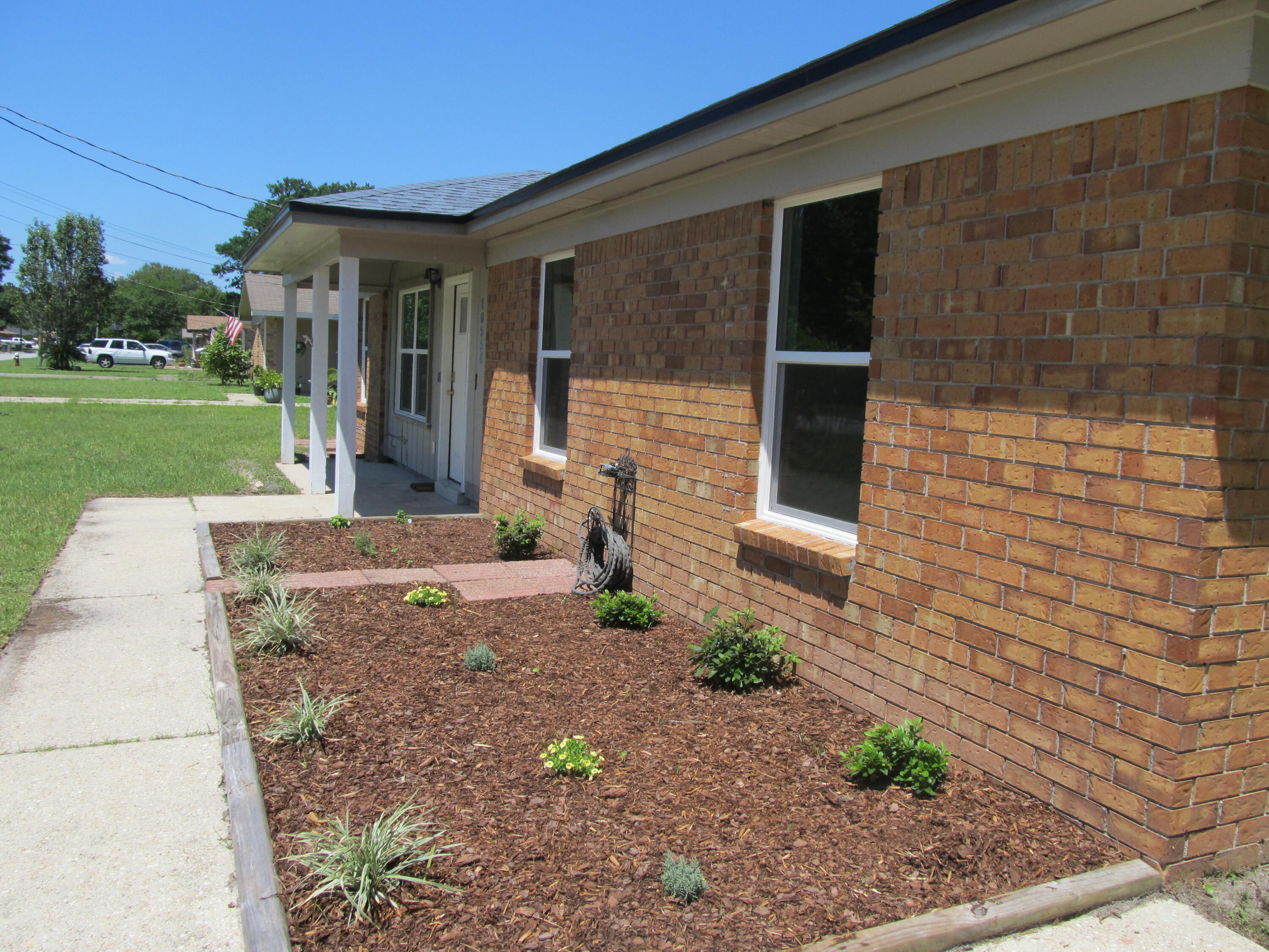 WOODRIDGE MANOR UNIT 1 - Residential