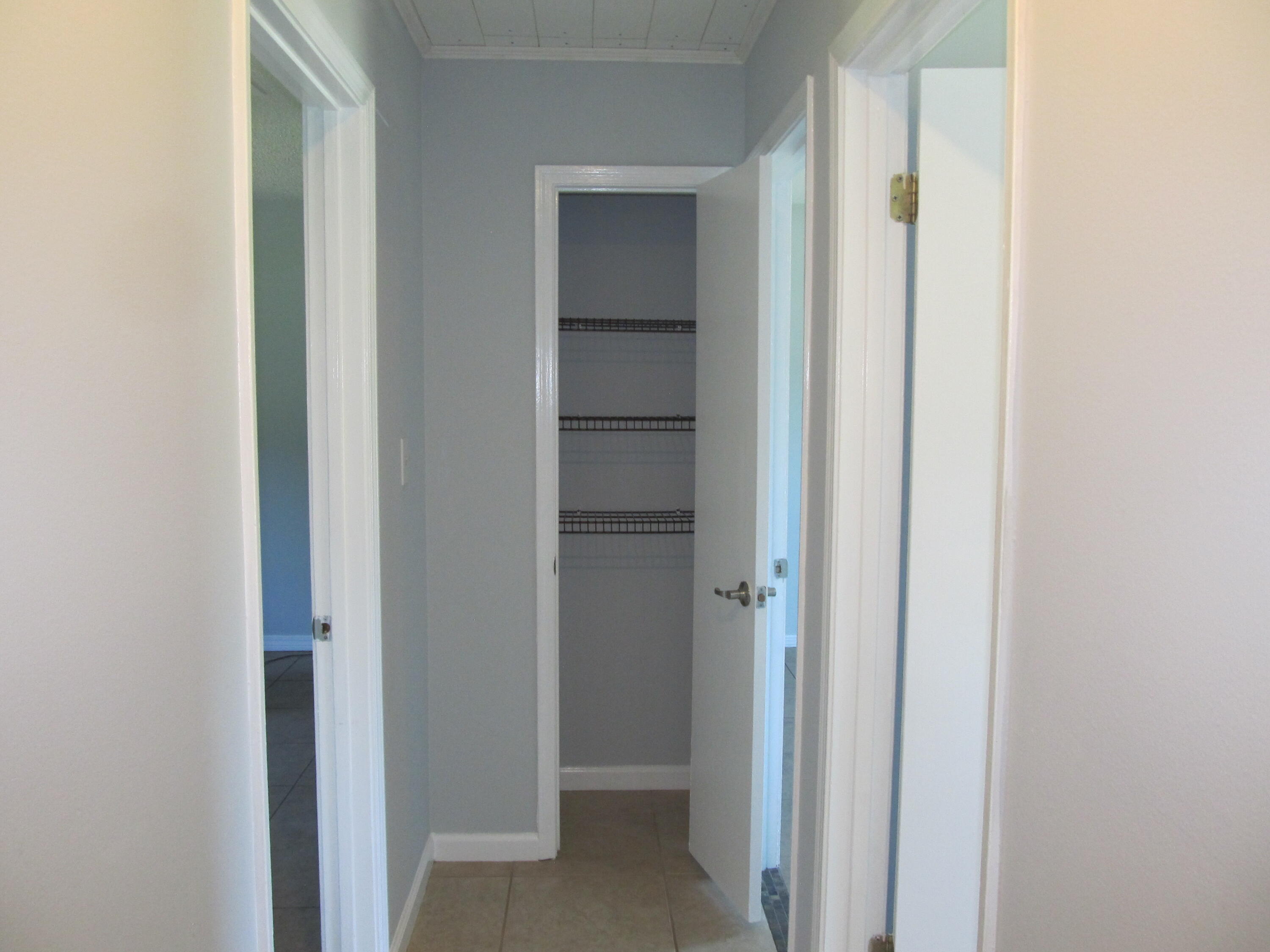 WOODRIDGE MANOR UNIT 1 - Residential