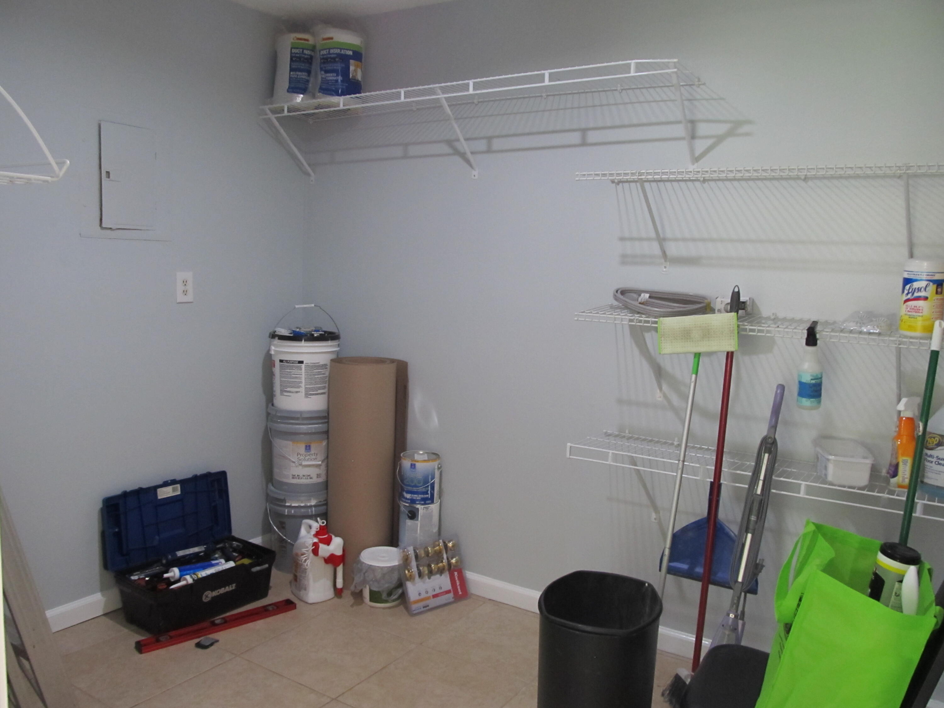 WOODRIDGE MANOR UNIT 1 - Residential