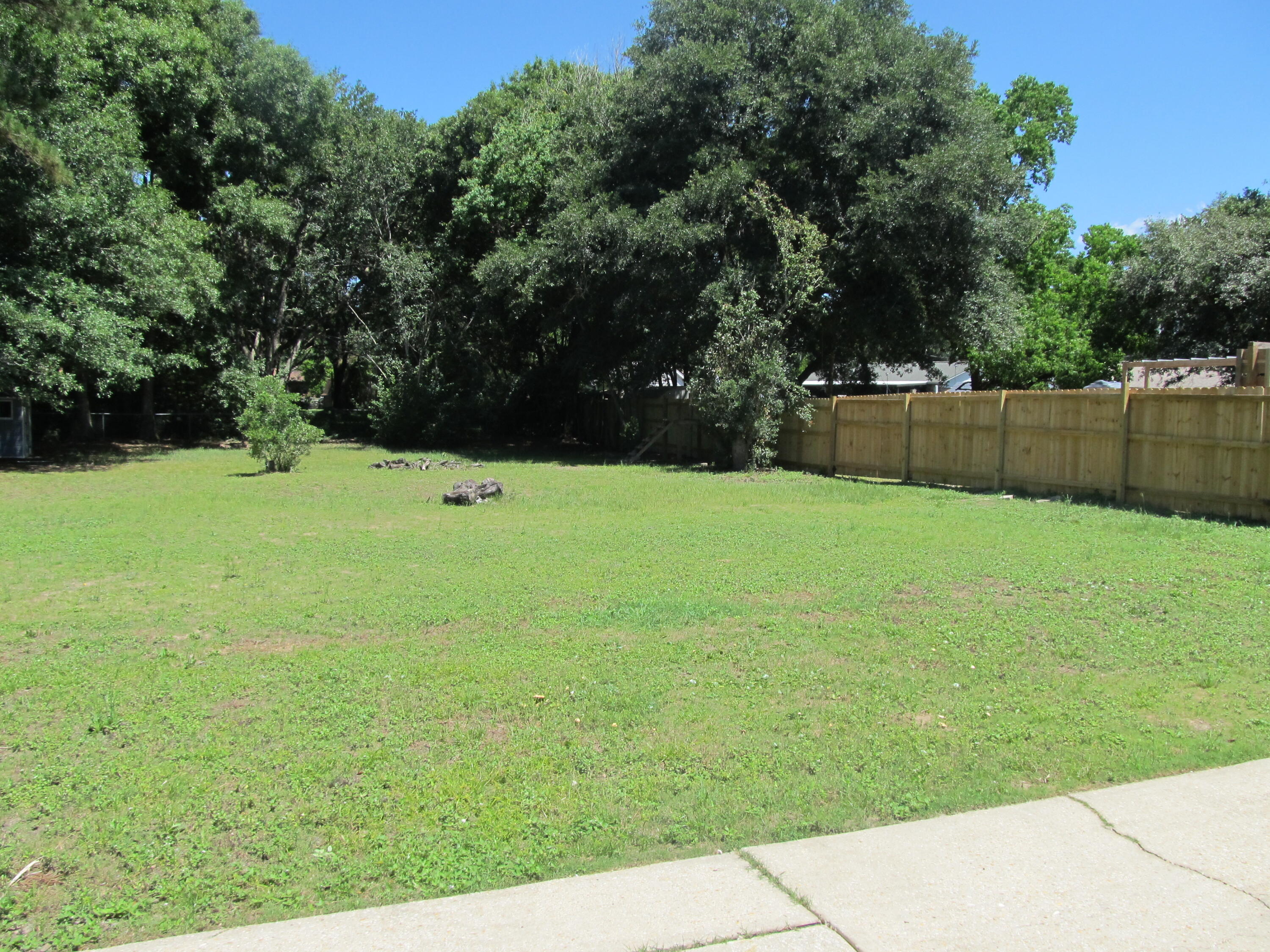 WOODRIDGE MANOR UNIT 1 - Residential