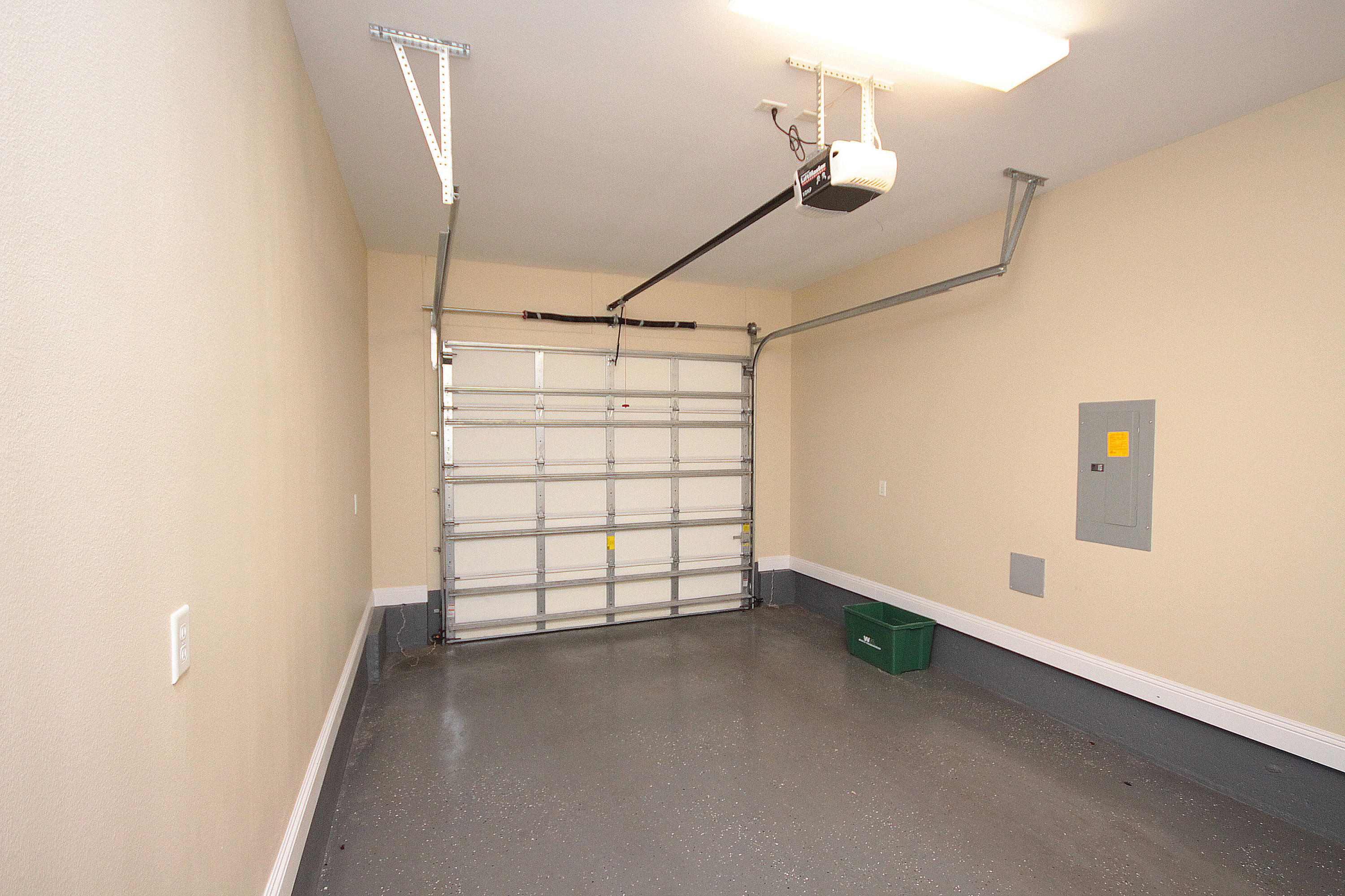 WALTON OAKS TOWNHOMES - Residential