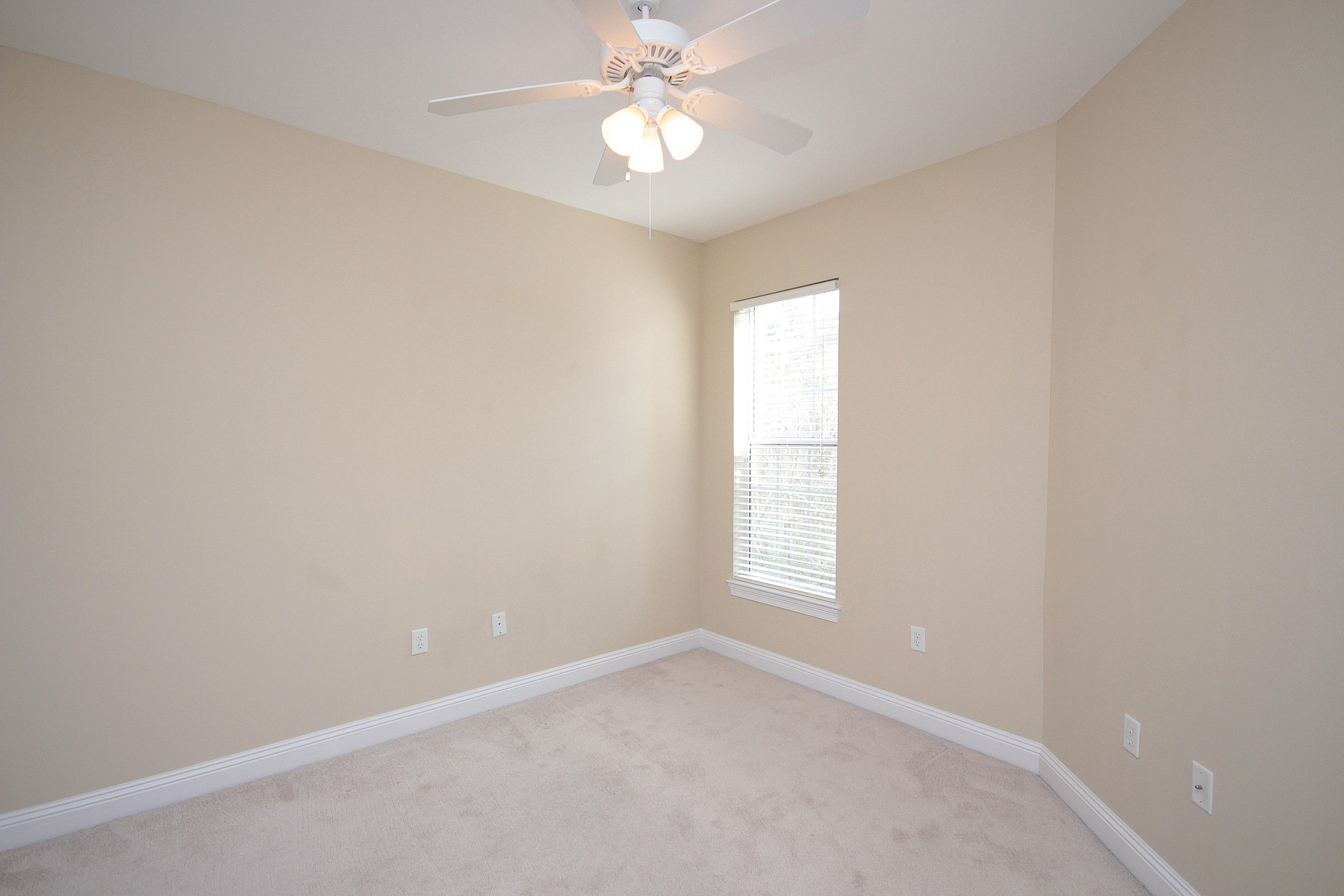 WALTON OAKS TOWNHOMES - Residential