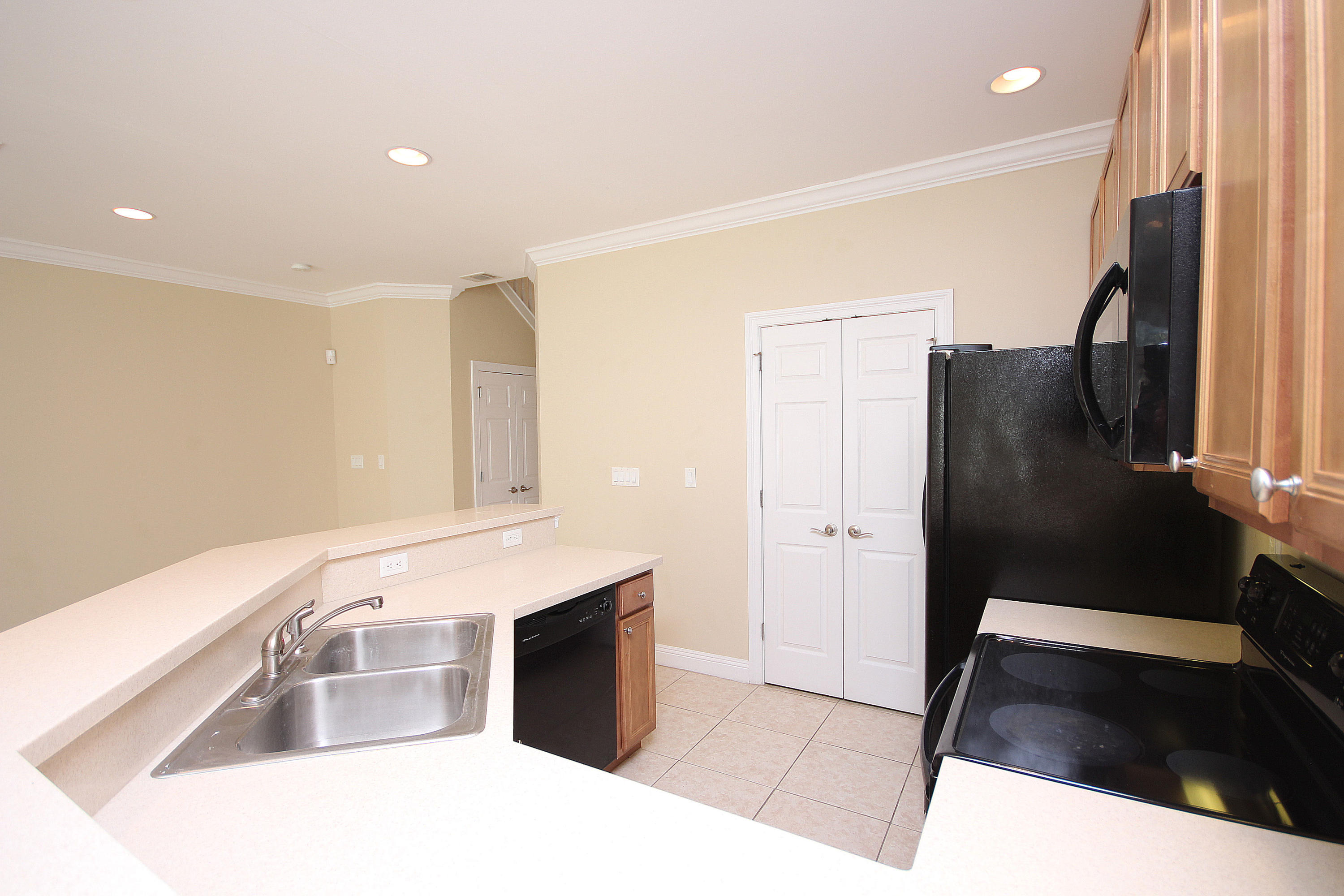 WALTON OAKS TOWNHOMES - Residential