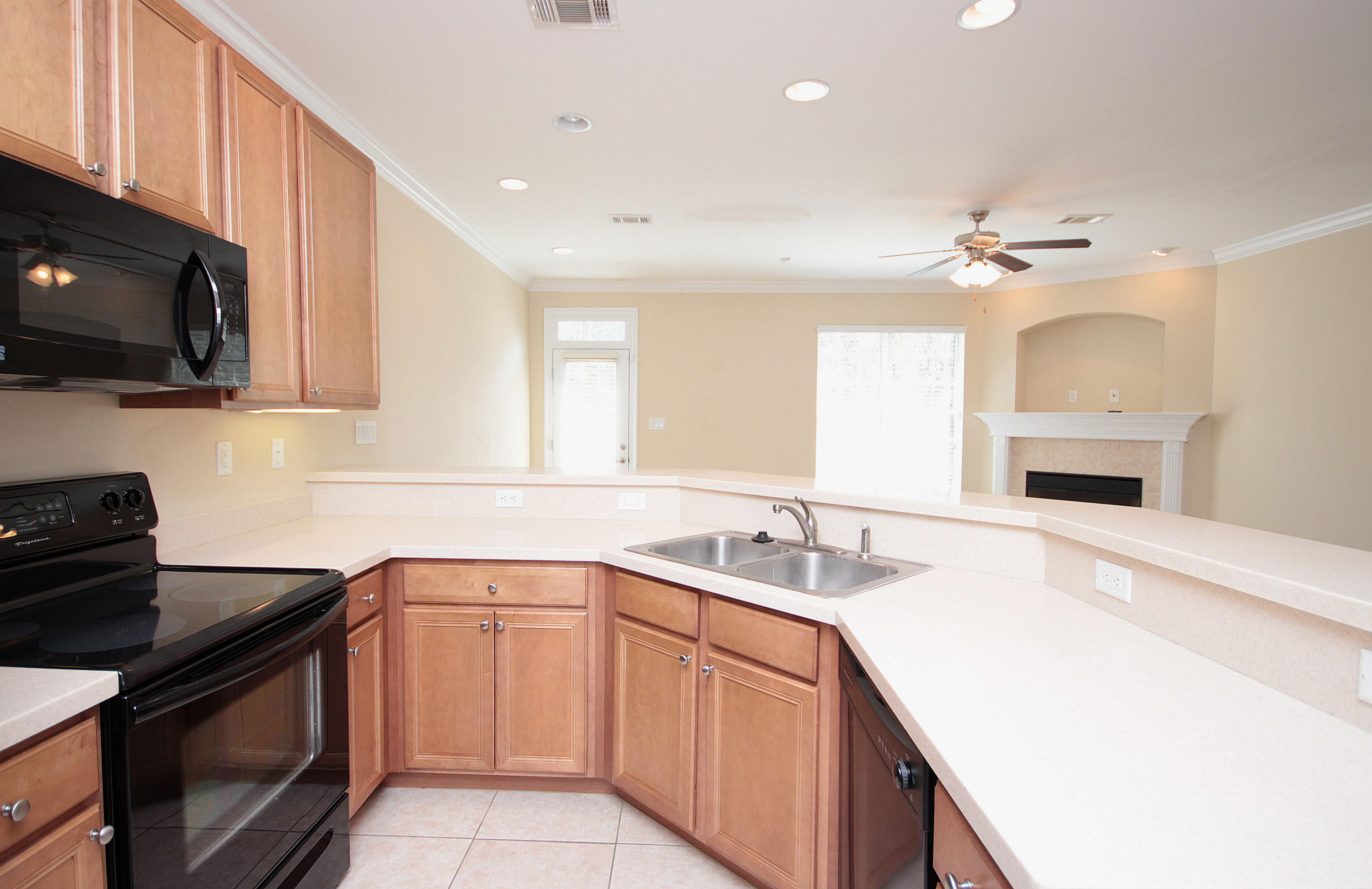 WALTON OAKS TOWNHOMES - Residential