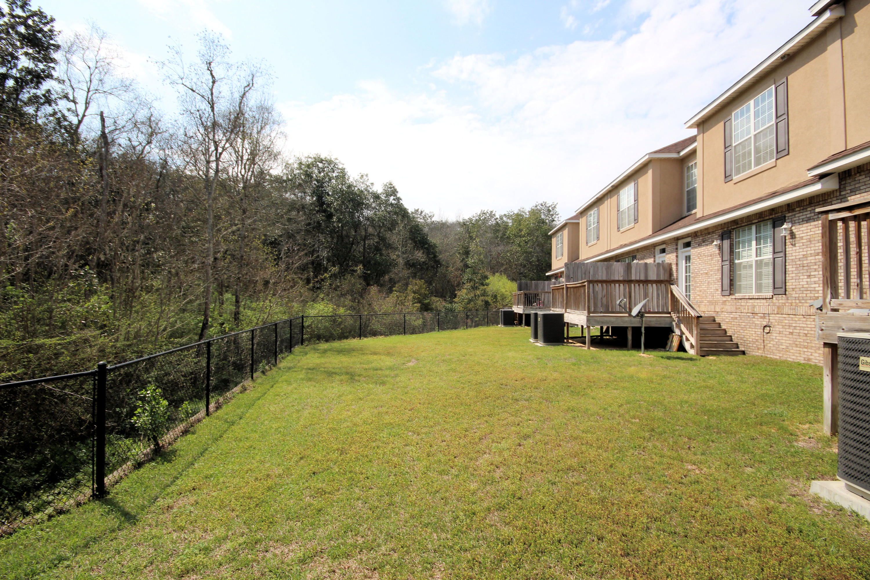 WALTON OAKS TOWNHOMES - Residential