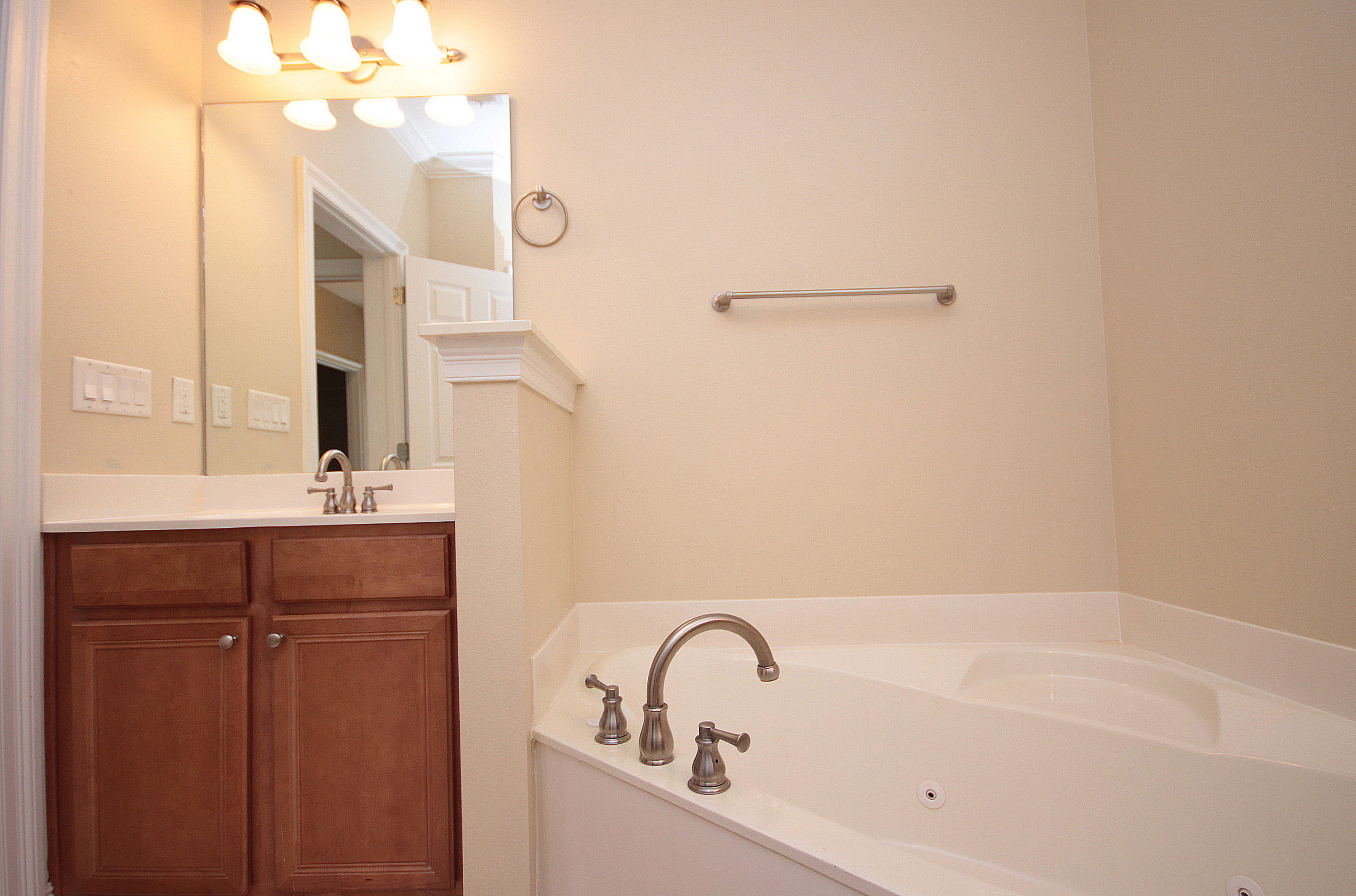 WALTON OAKS TOWNHOMES - Residential