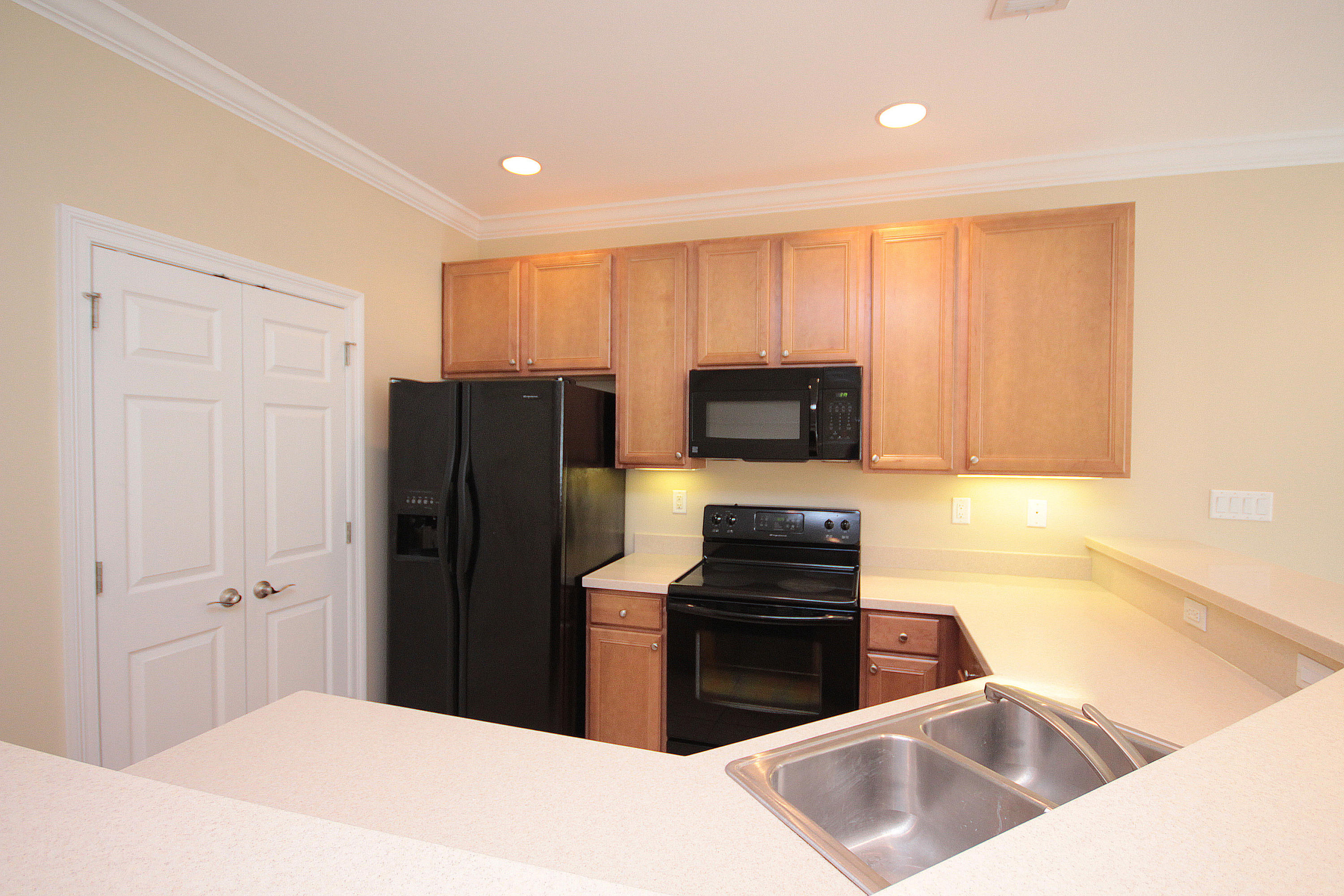 WALTON OAKS TOWNHOMES - Residential