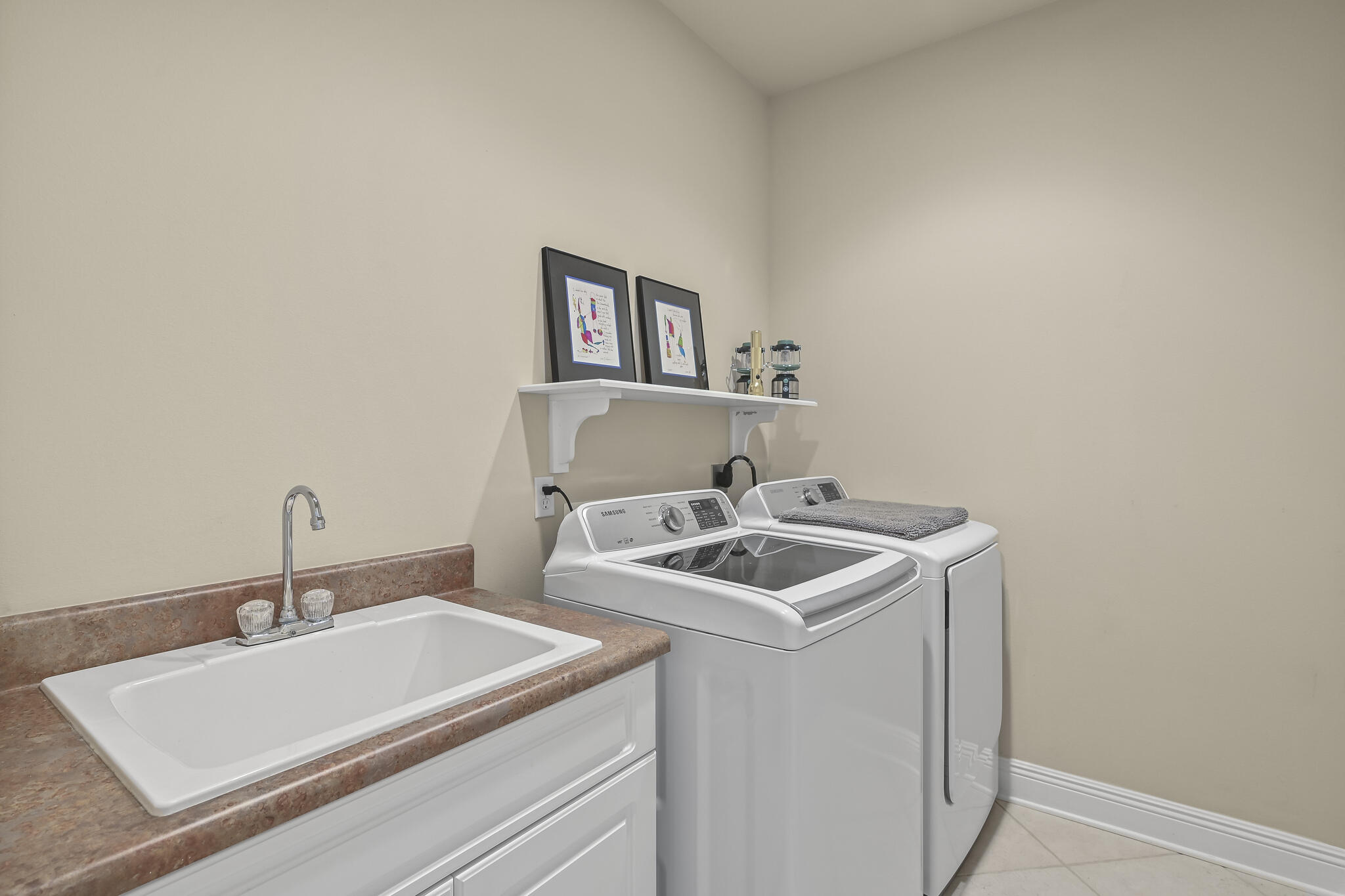 AVALON BEACH ESTATES - Residential