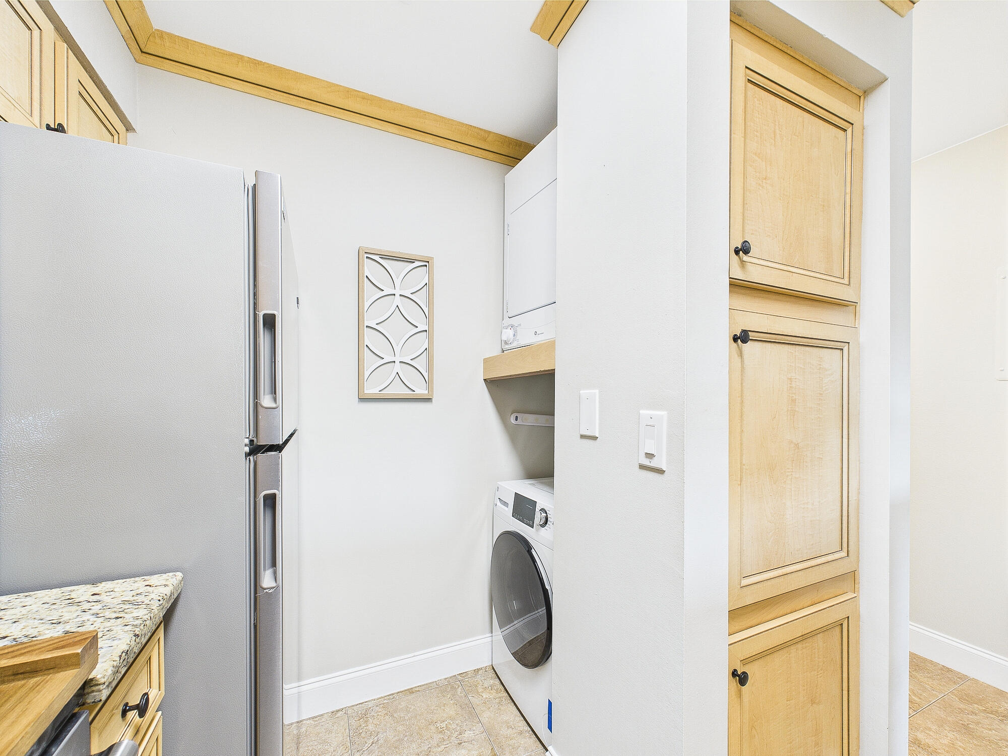 LAKESIDE CONDO AT BLUEWATER BAY - Residential