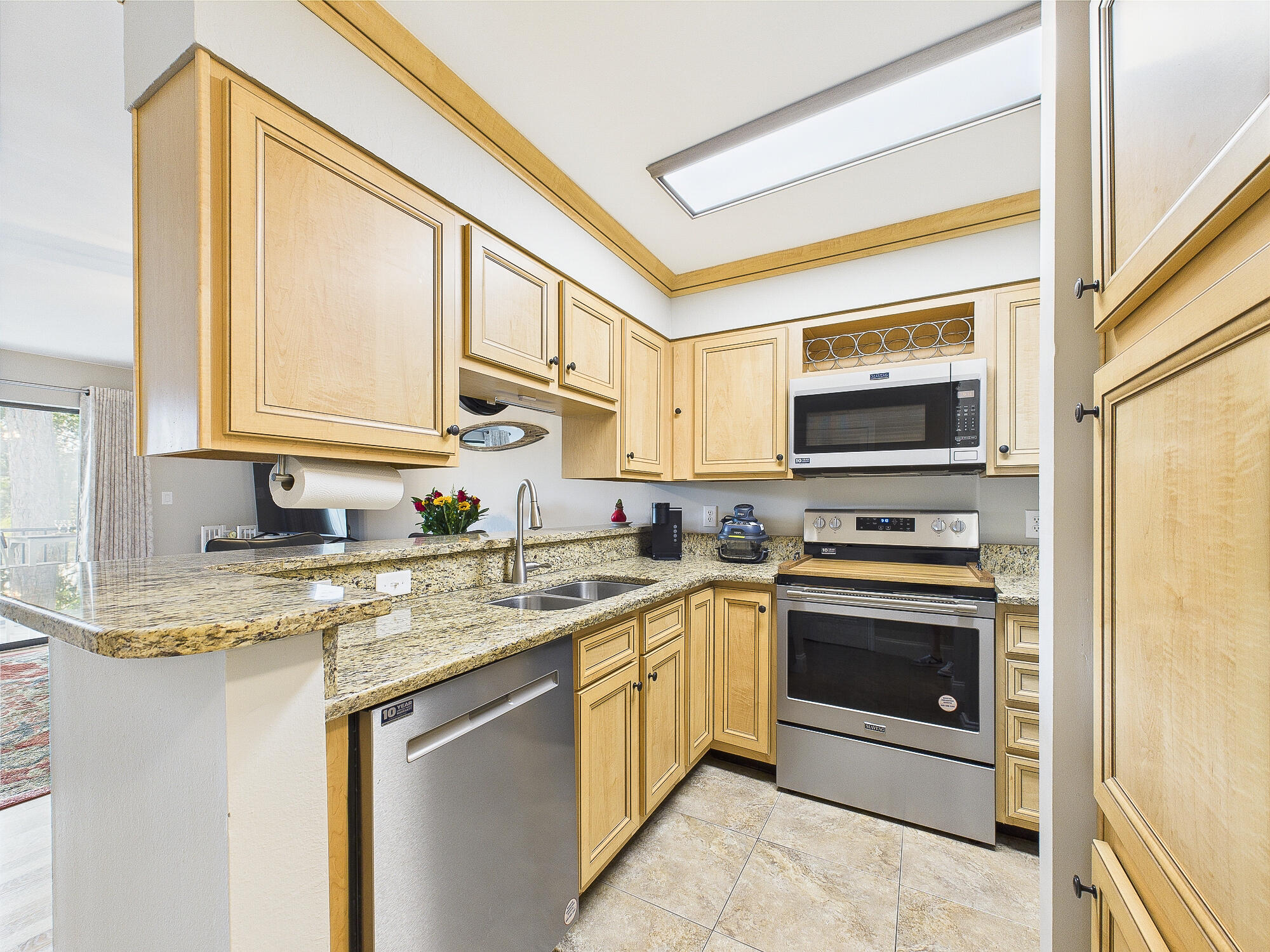LAKESIDE CONDO AT BLUEWATER BAY - Residential