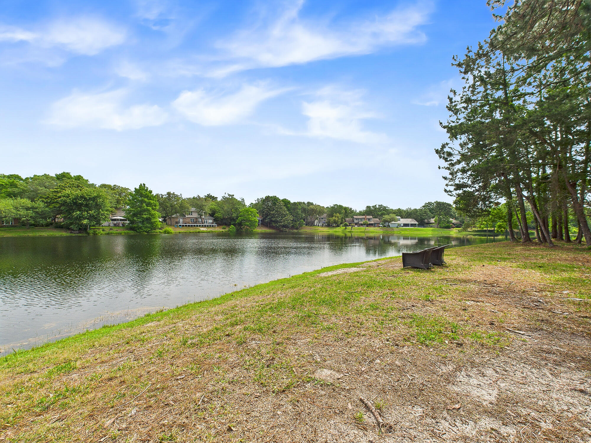 LAKESIDE CONDO AT BLUEWATER BAY - Residential