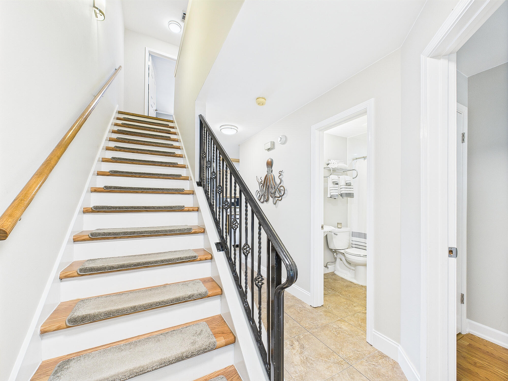 LAKESIDE CONDO AT BLUEWATER BAY - Residential