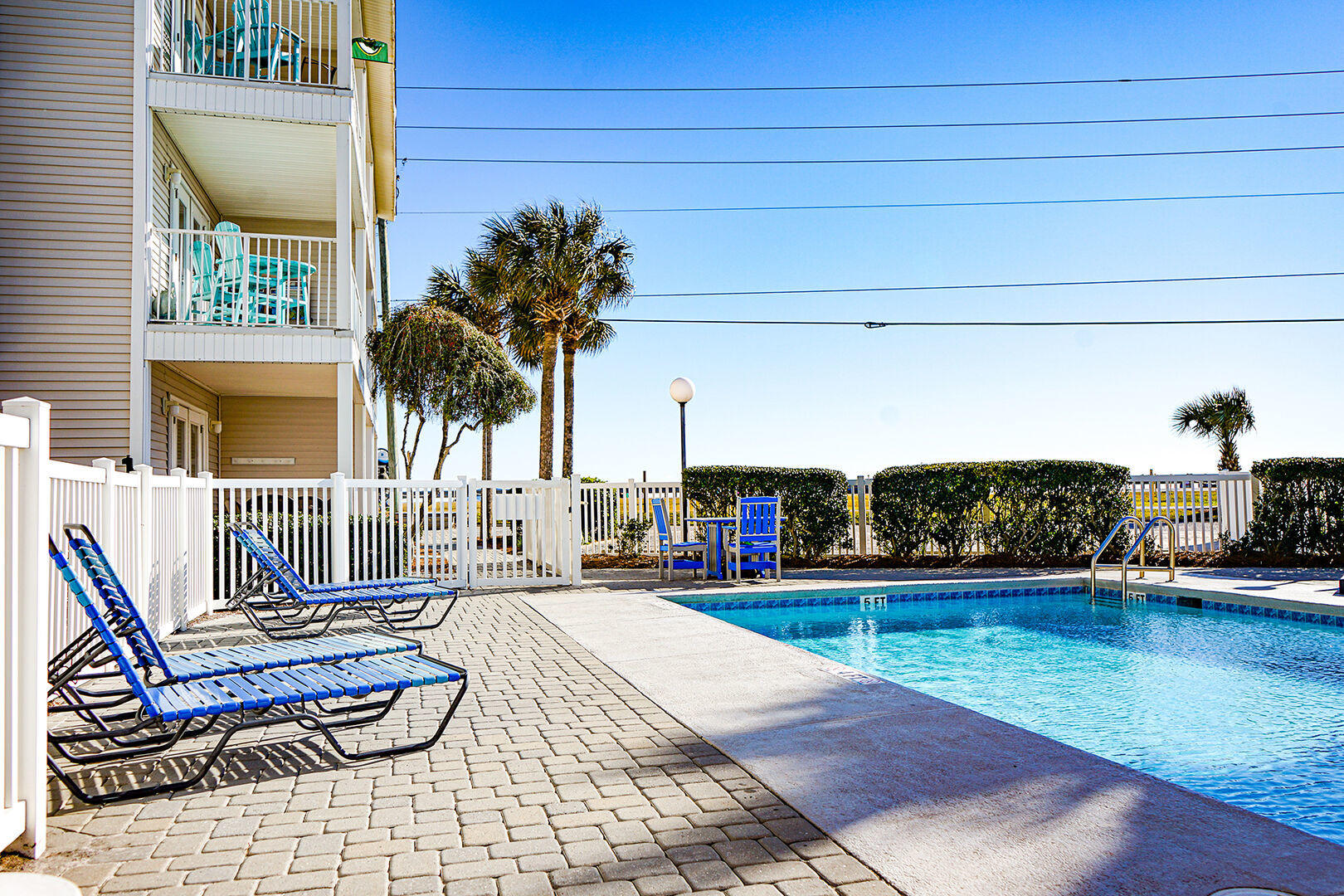 SUMMERSPELL CONDO - Residential