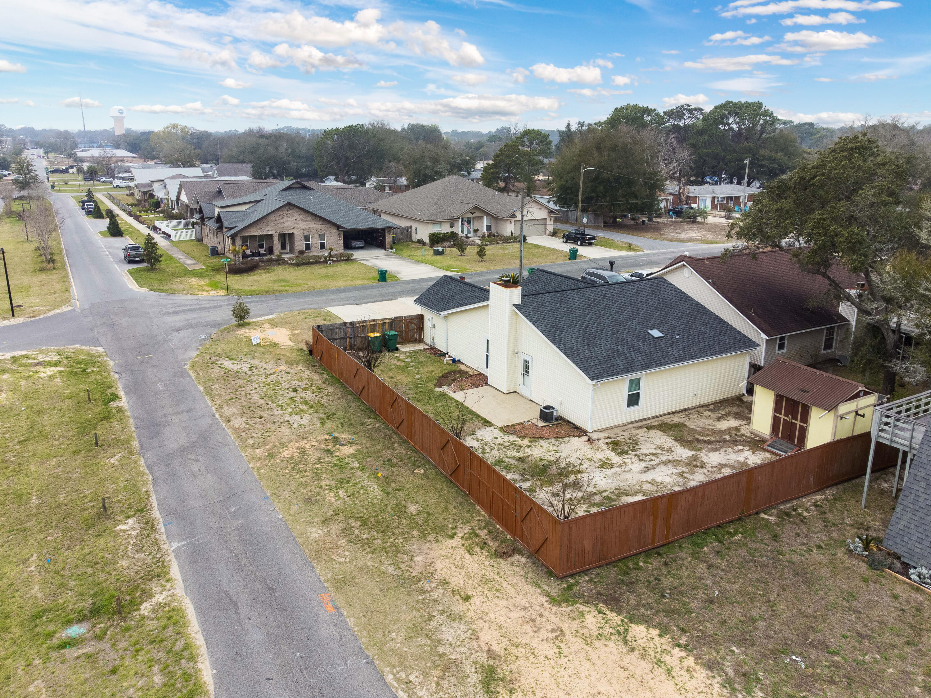 WILLIAMSBURG HOMES 2 / Lot 6 - Residential