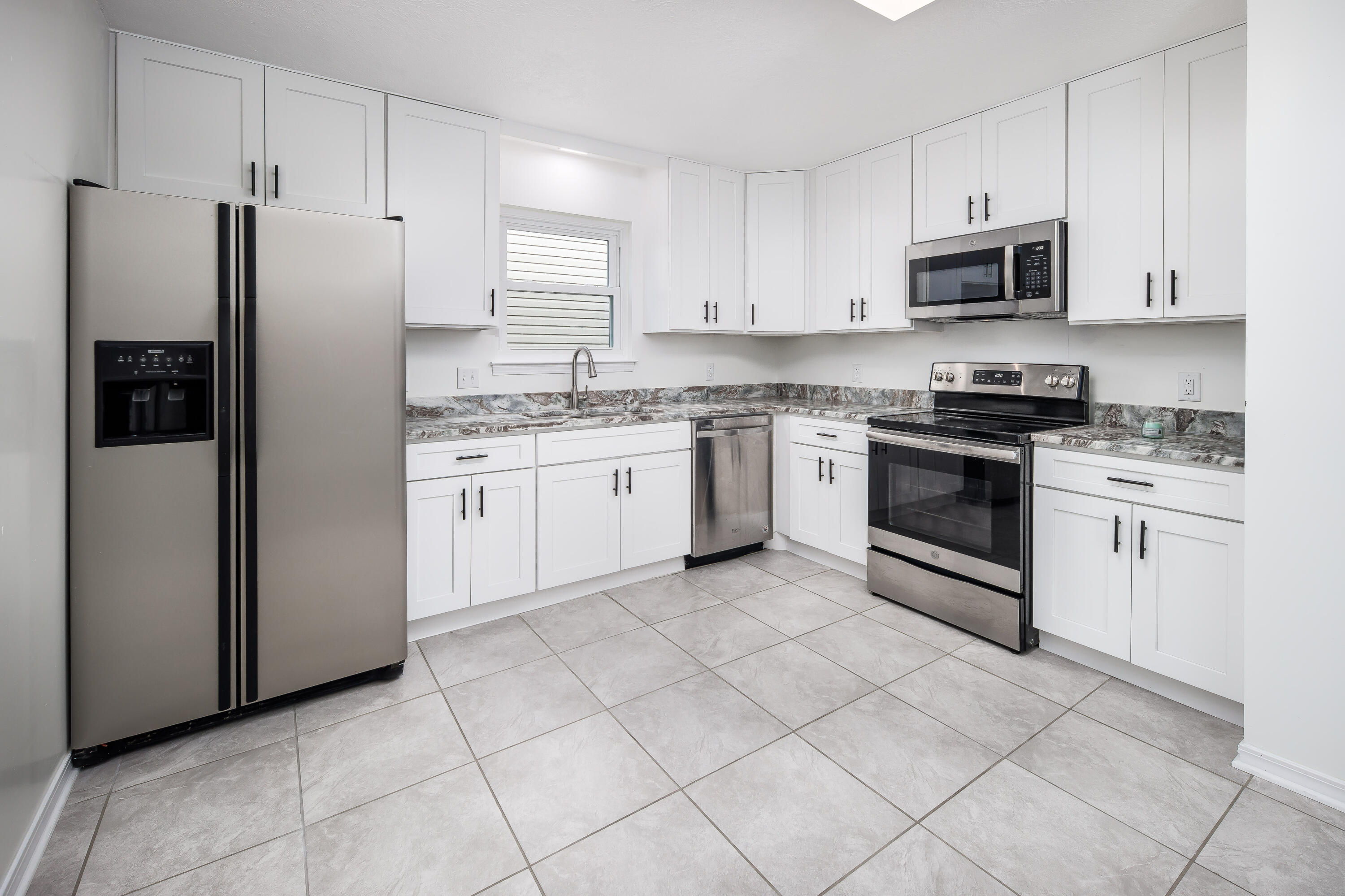 WILLIAMSBURG HOMES 2 / Lot 6 - Residential