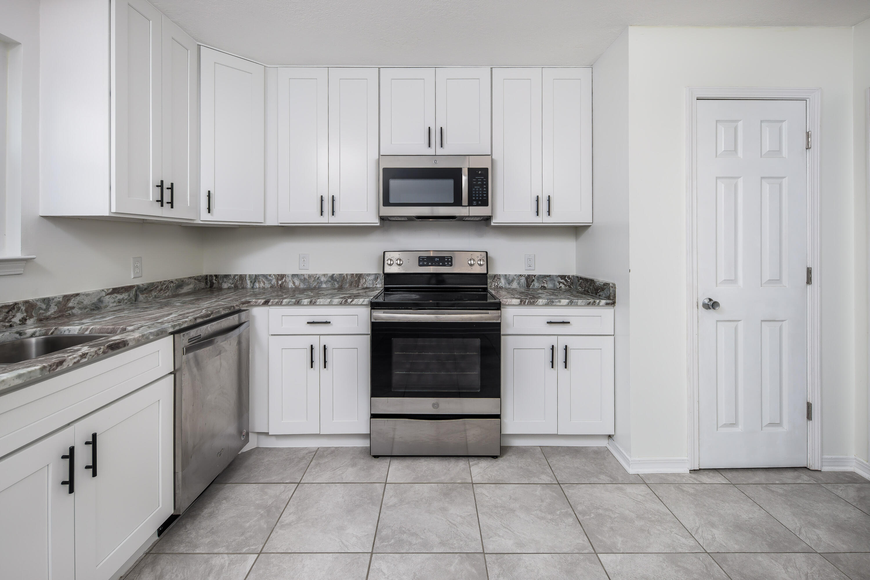 WILLIAMSBURG HOMES 2 / Lot 6 - Residential