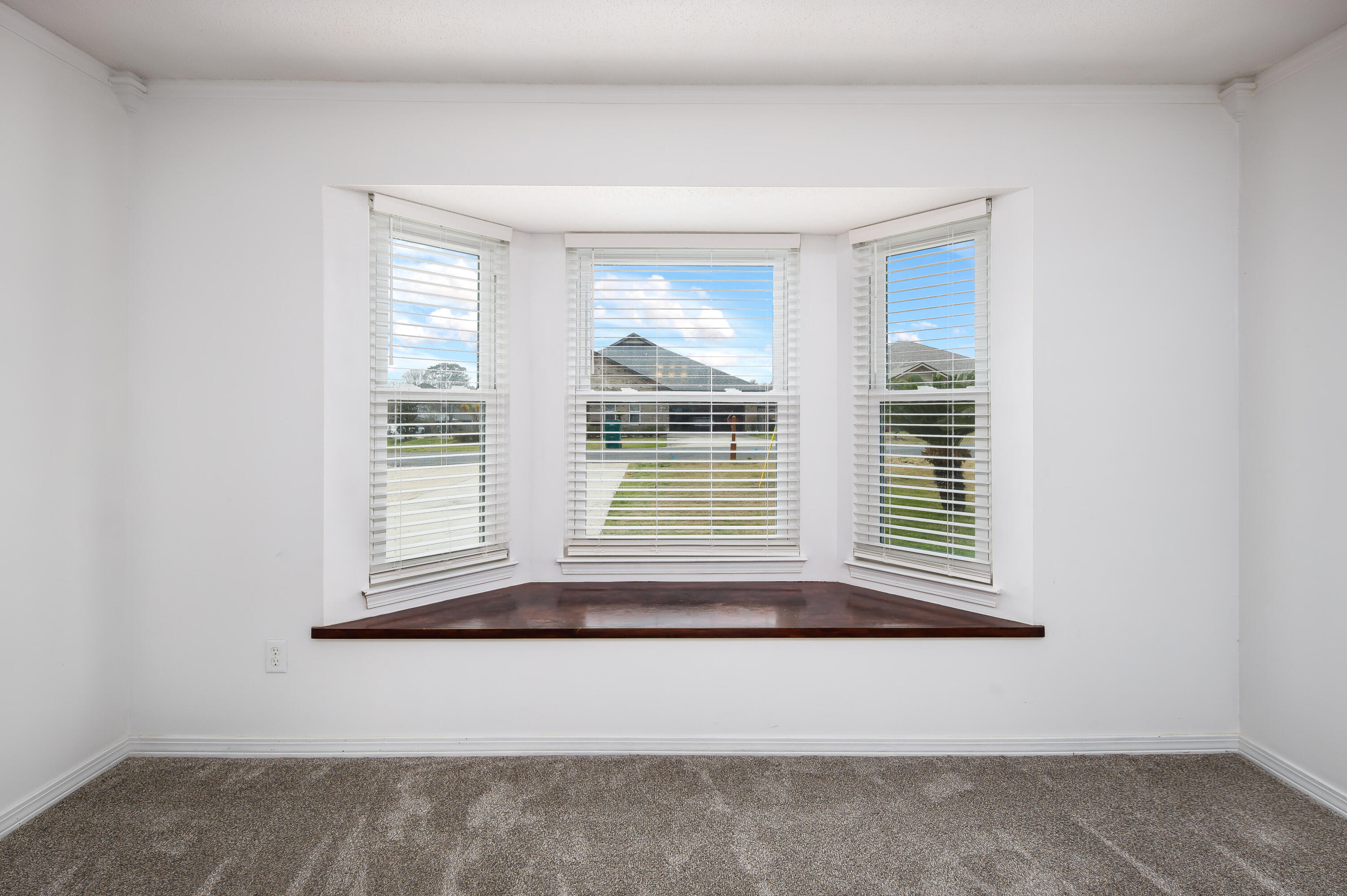 WILLIAMSBURG HOMES 2 / Lot 6 - Residential