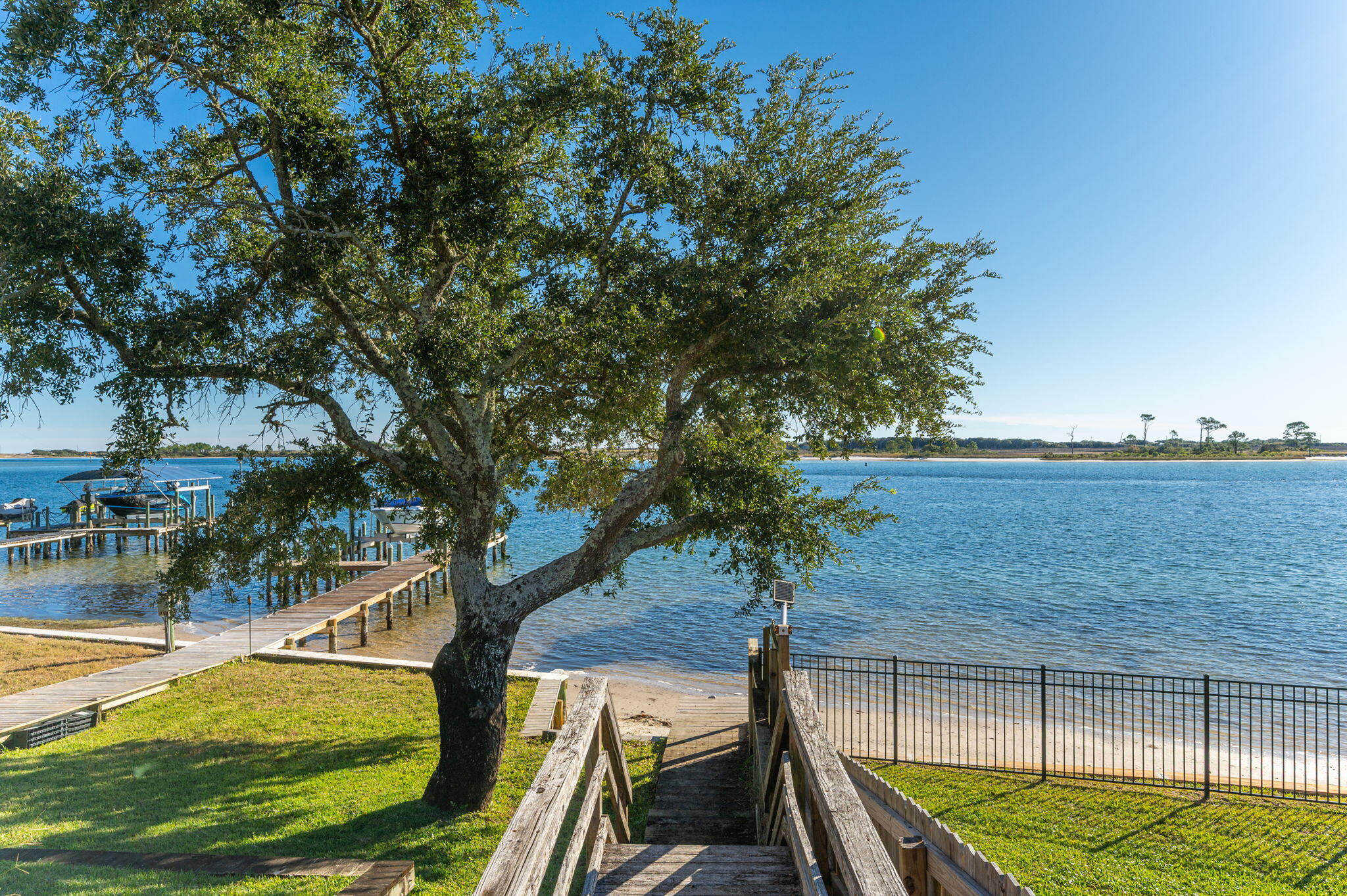 PLANTATION OAKS OF MARY ESTHER S/D - Residential