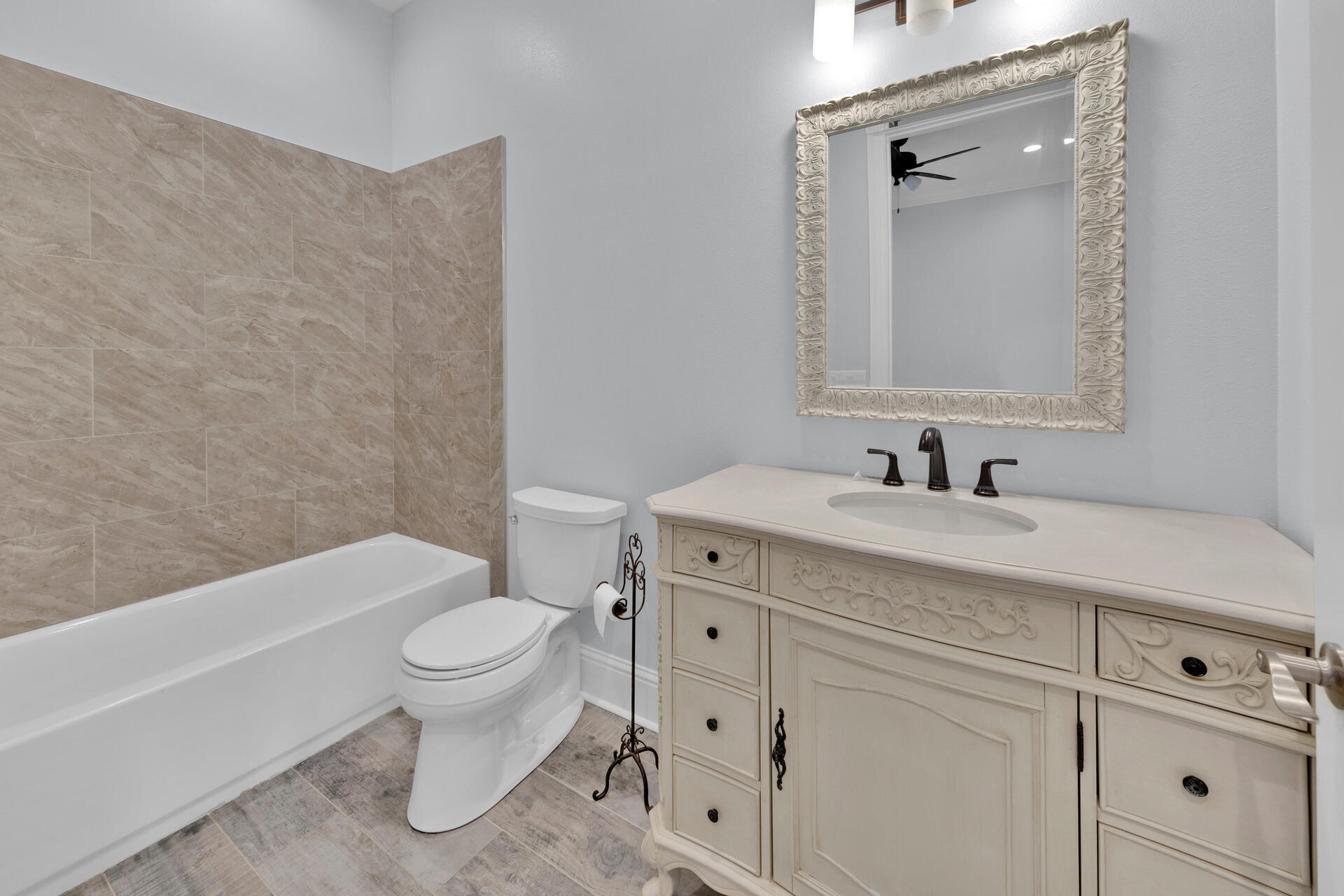 TOWN OF SANTA ROSA - Residential