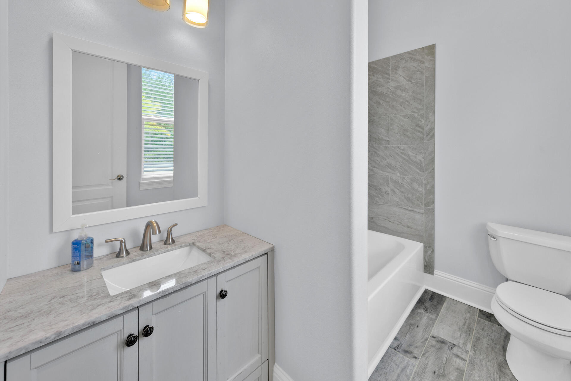 TOWN OF SANTA ROSA - Residential