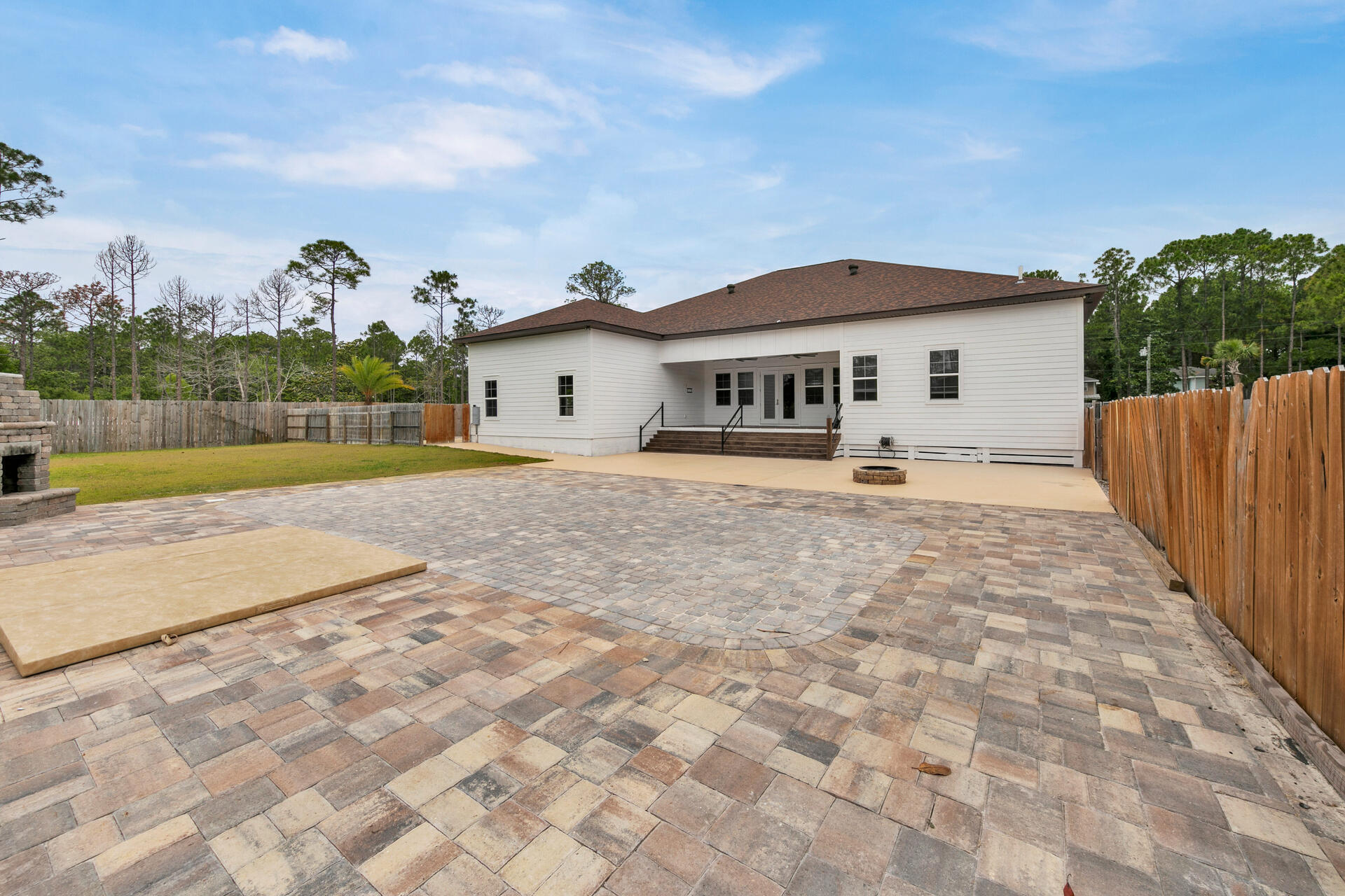 TOWN OF SANTA ROSA - Residential