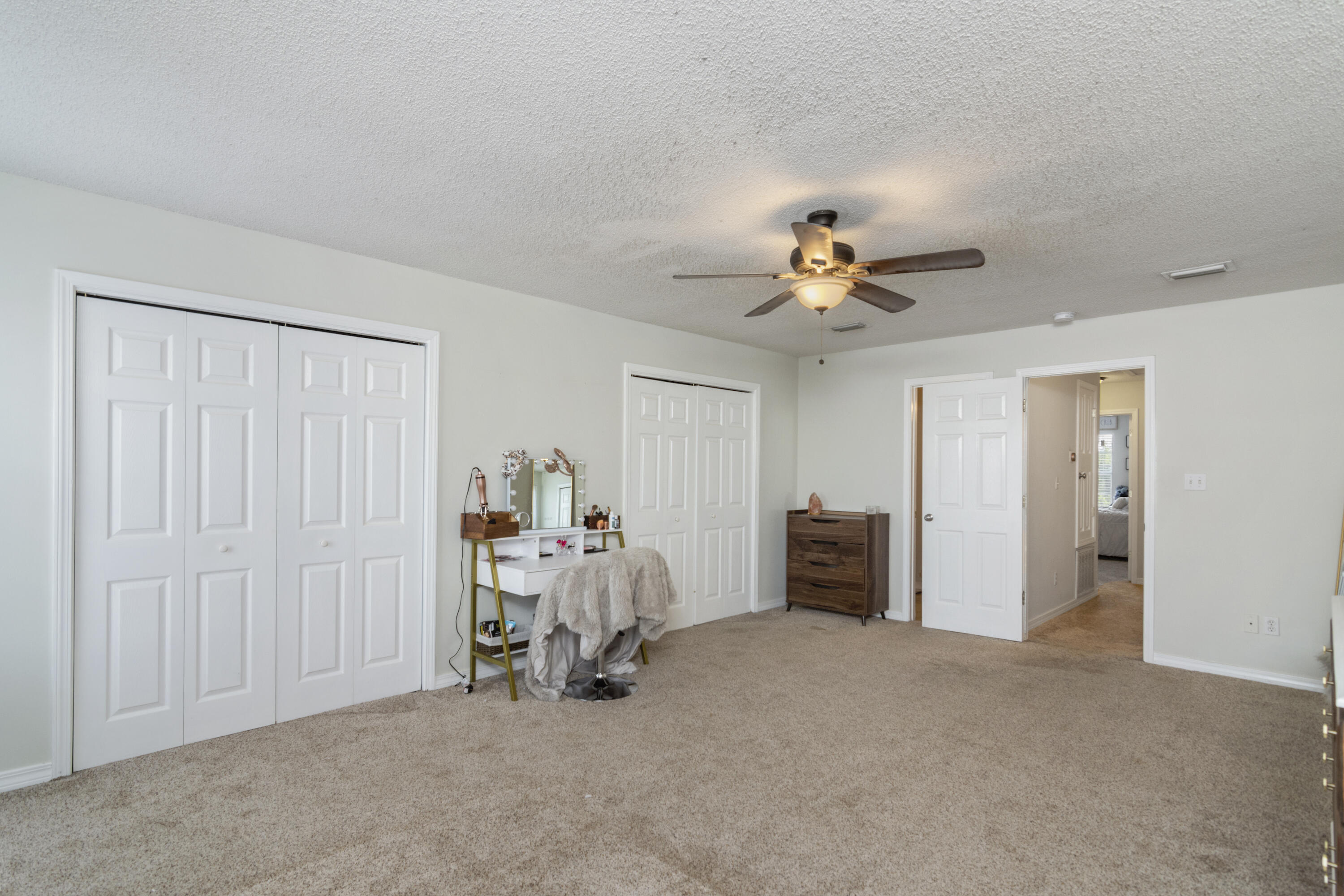 Houston Manor - Residential