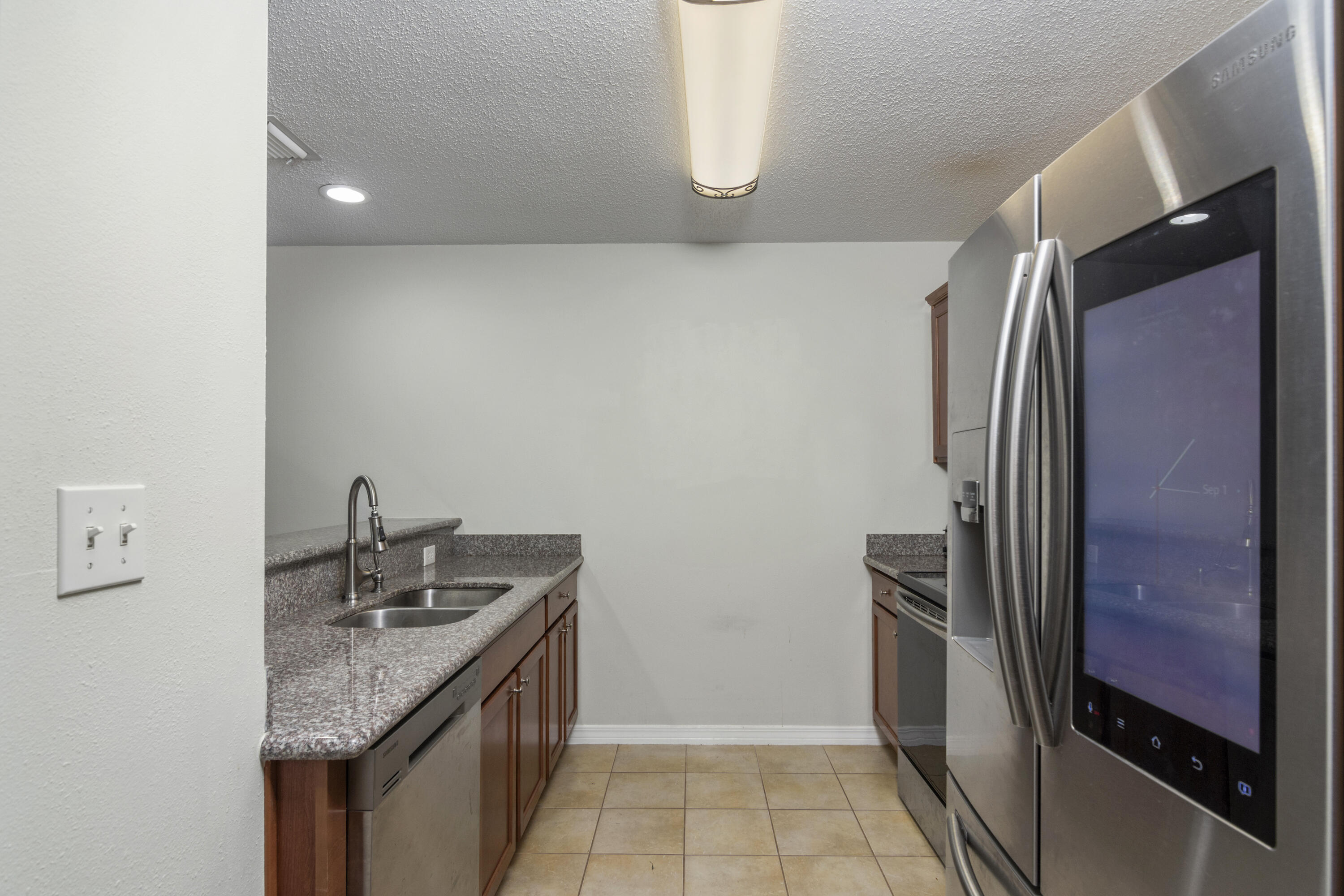 Houston Manor - Residential