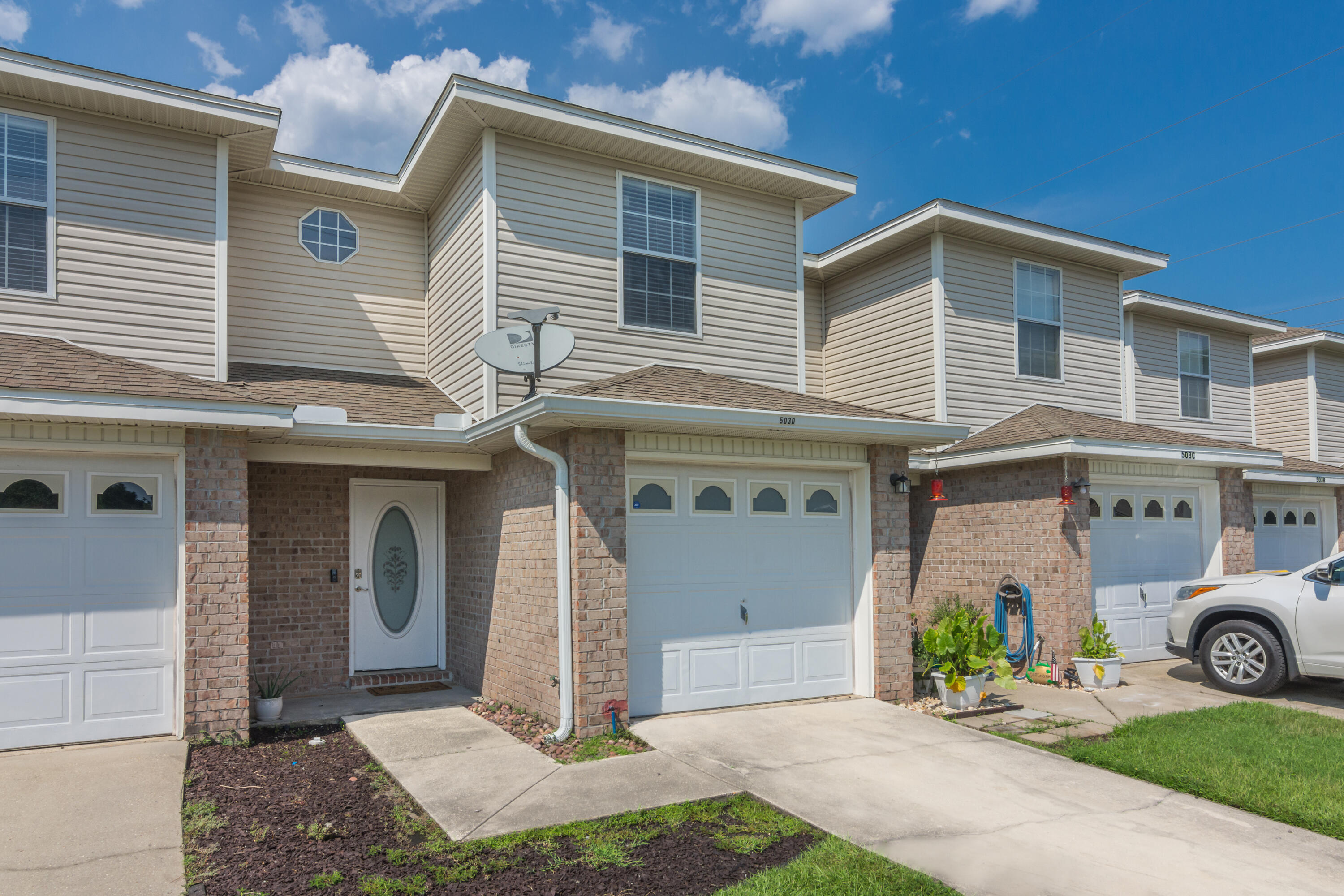 Houston Manor - Residential