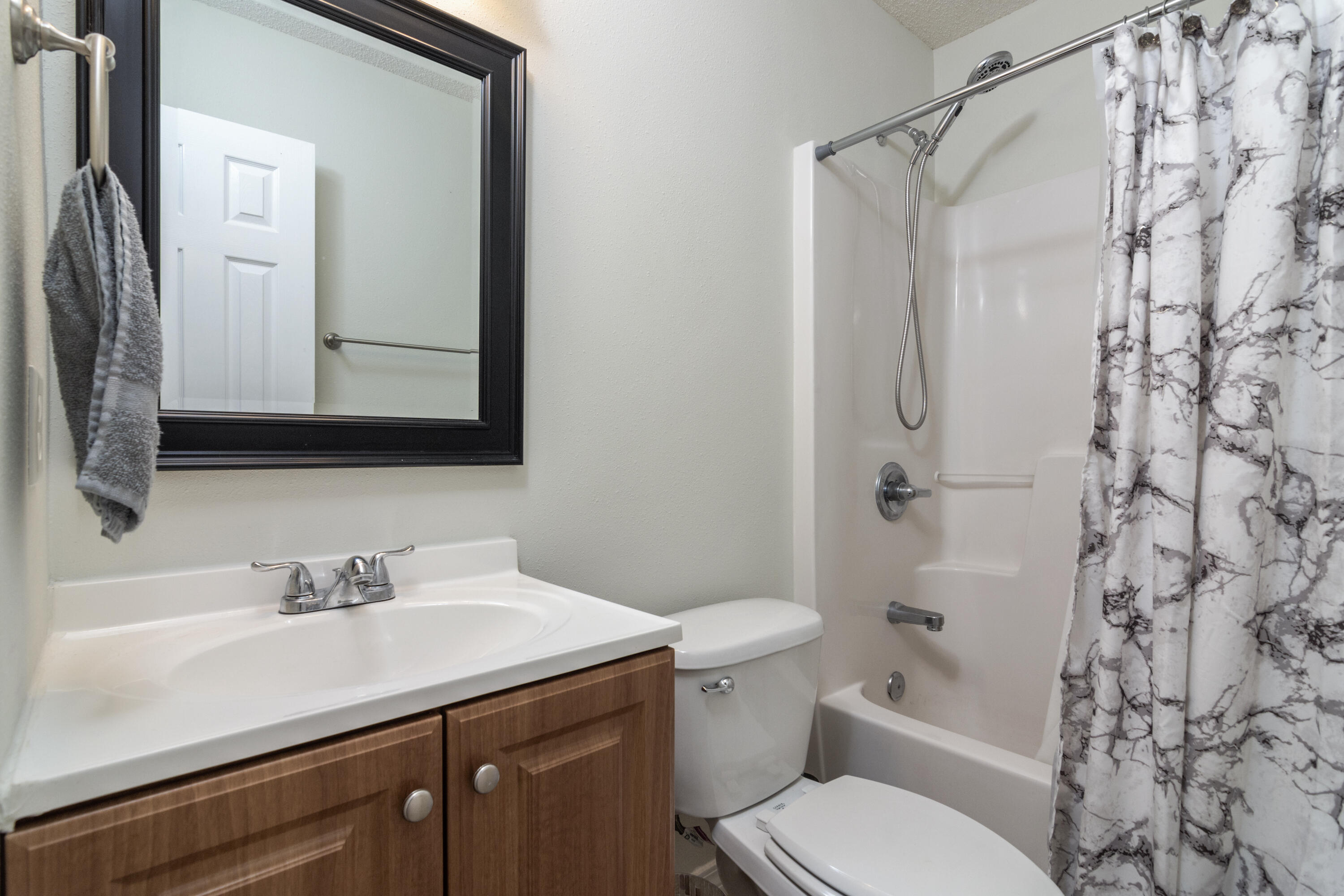 Houston Manor - Residential