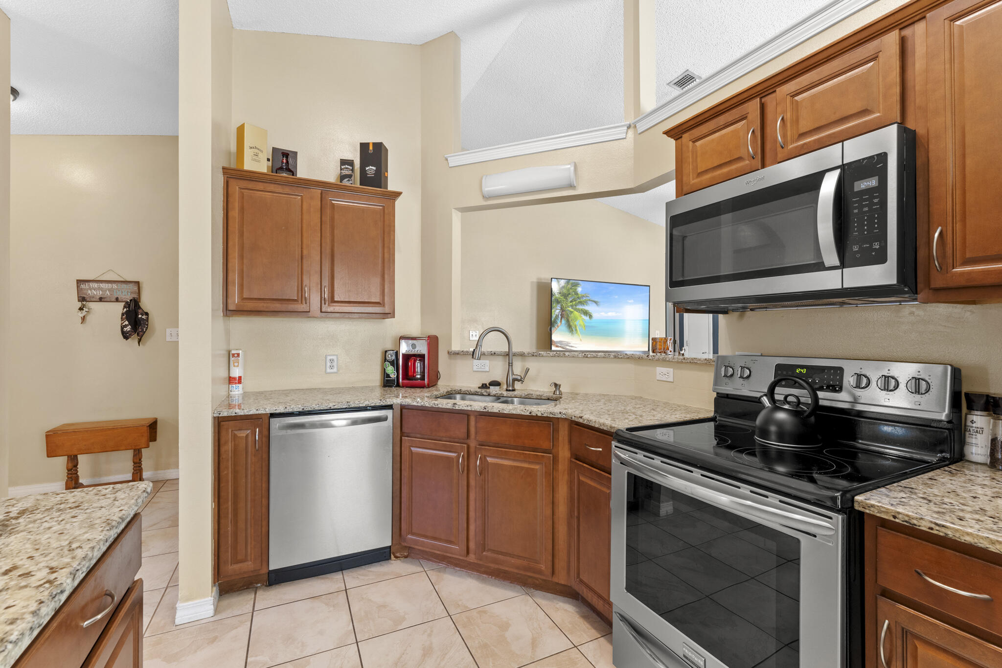 EMERALD ESTATES - Residential