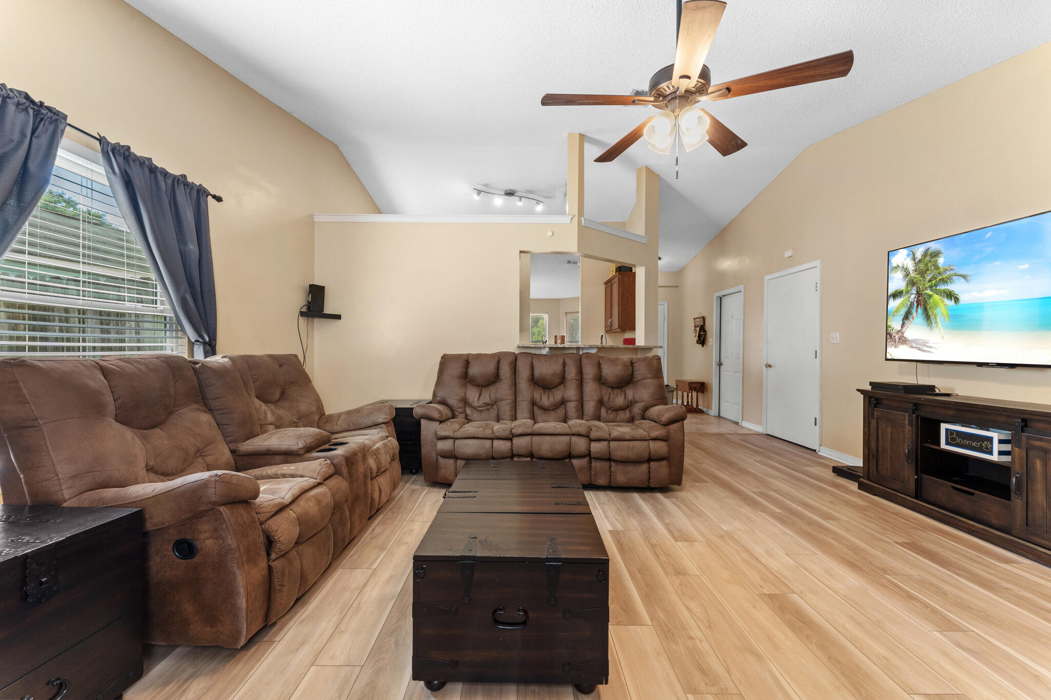 EMERALD ESTATES - Residential