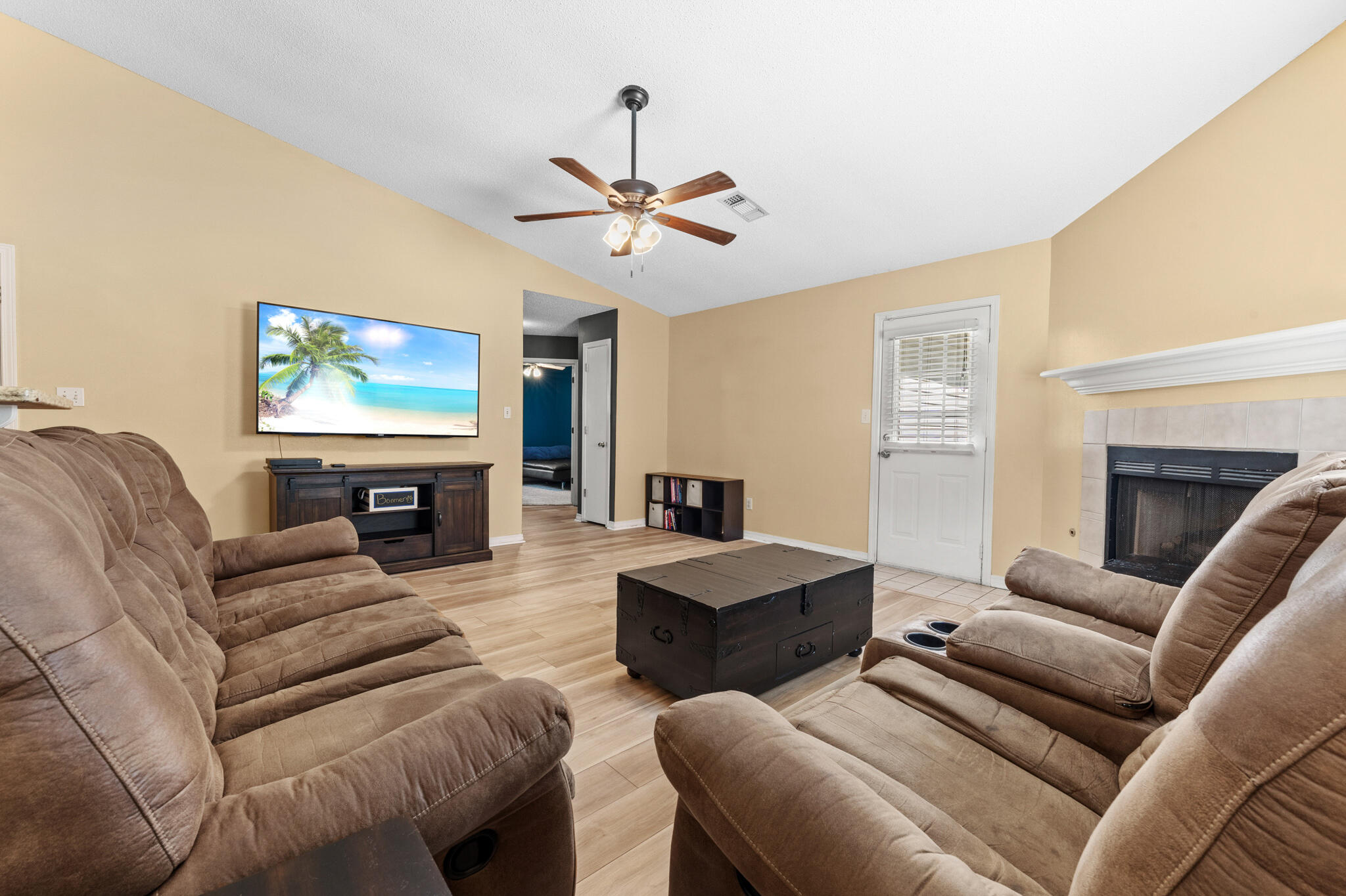 EMERALD ESTATES - Residential