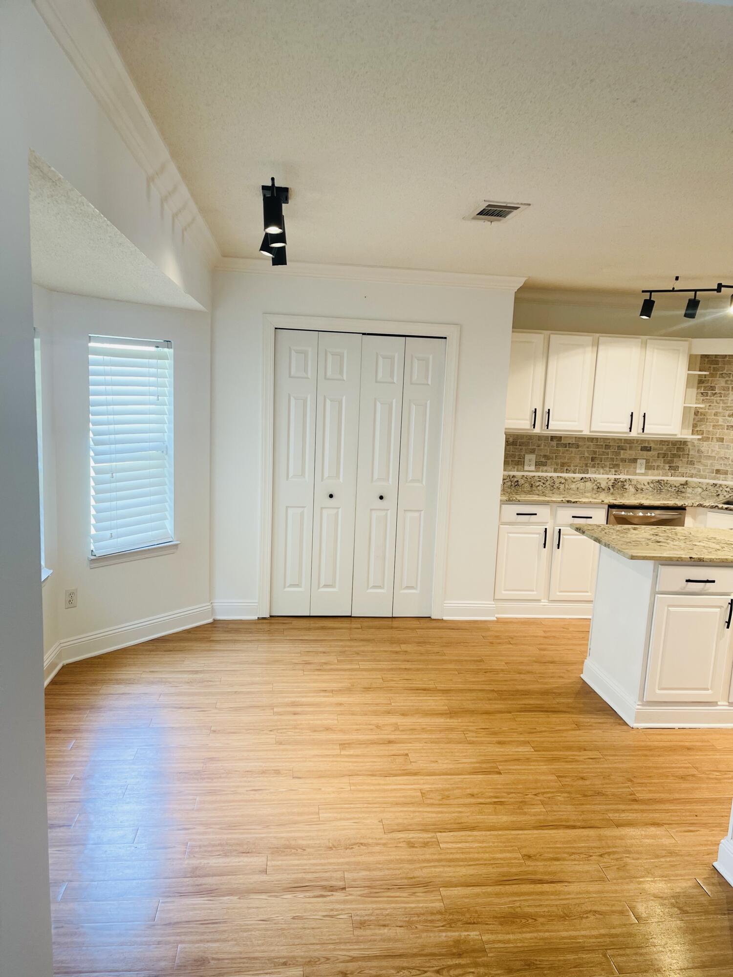 NORTHVIEW ESTATES 5TH ADDN - Residential