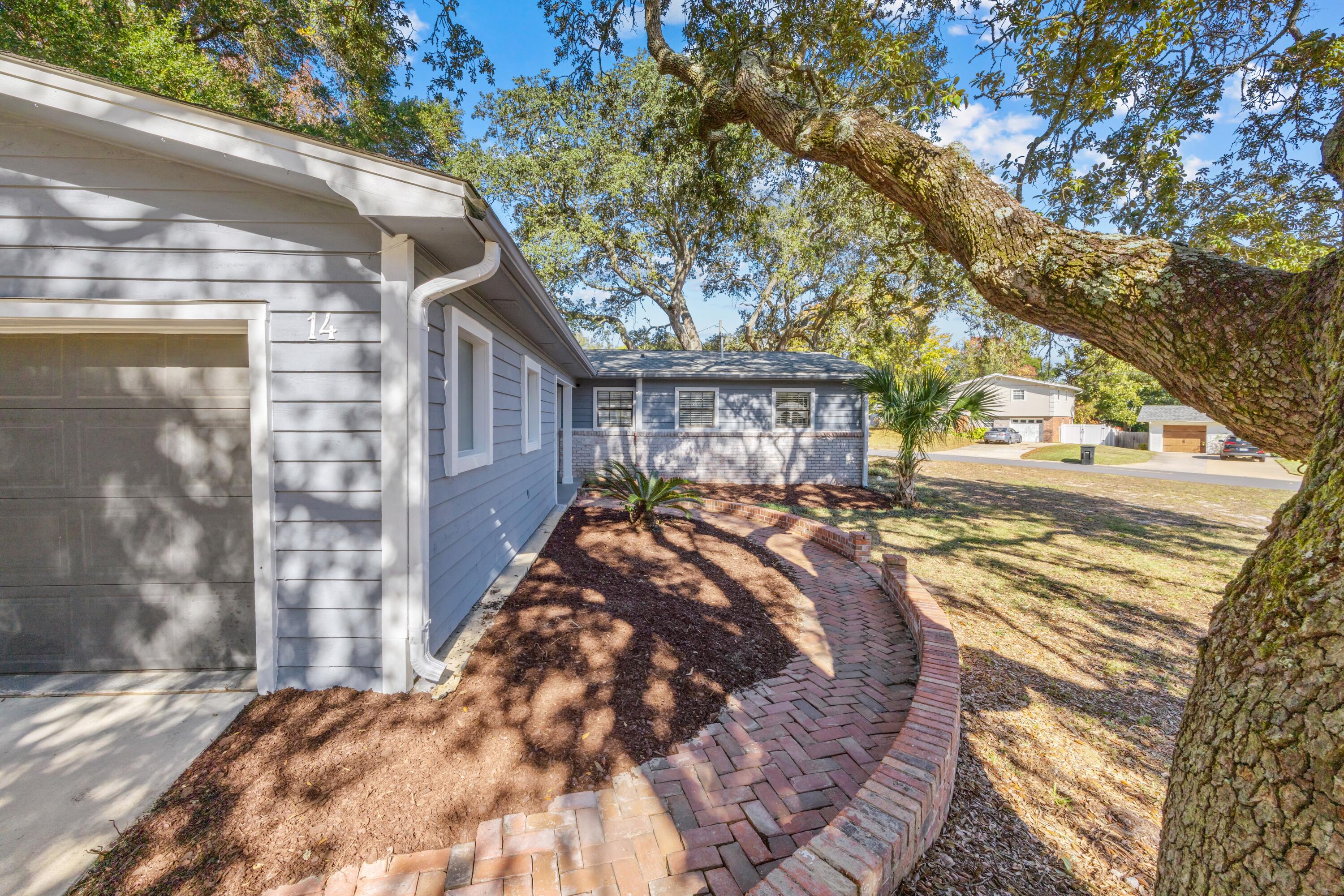 BAYOU WOODS - Residential