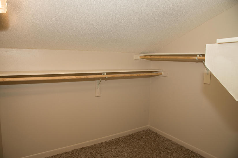 VIKING MANOR PH 1 - Residential