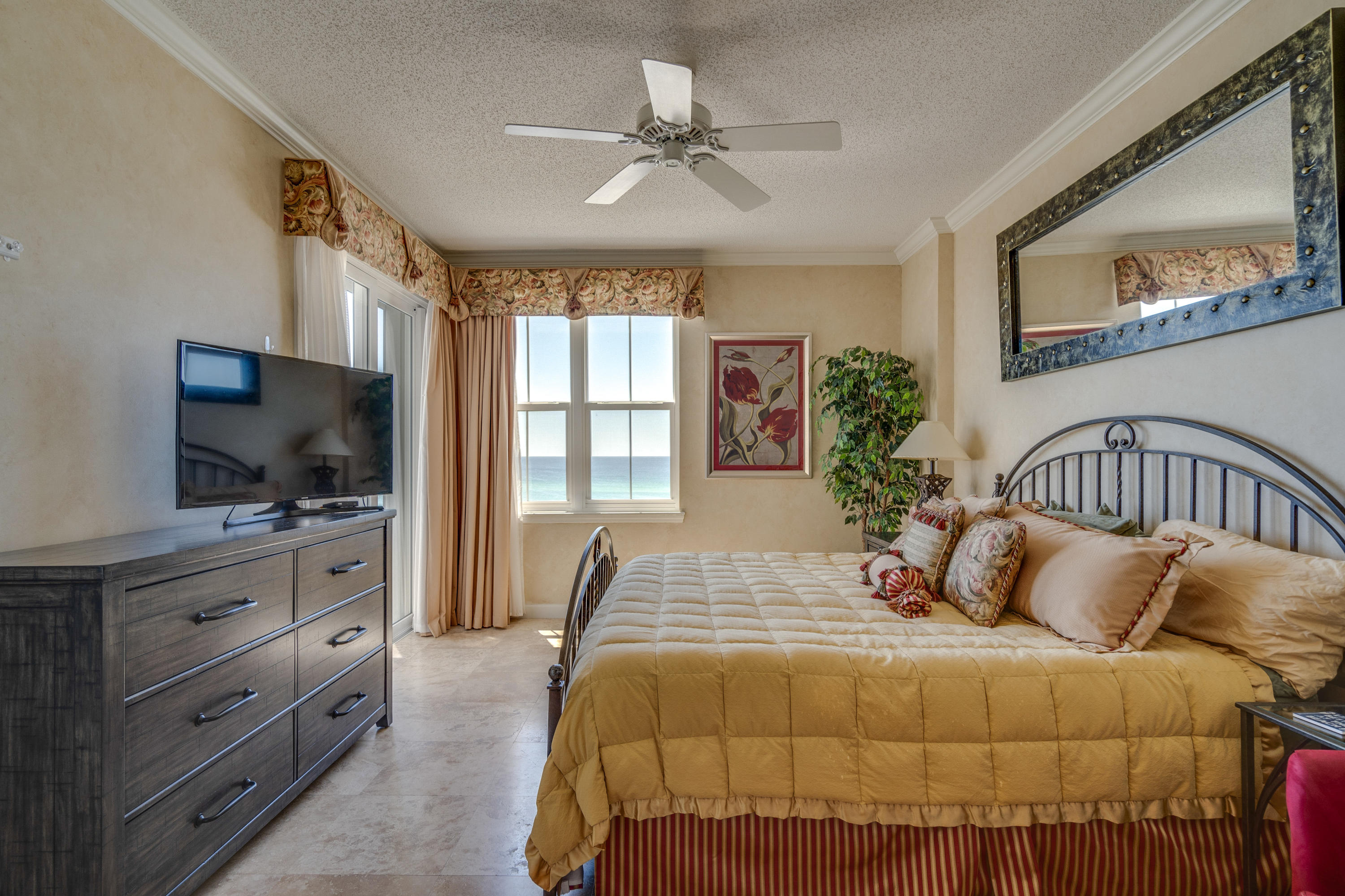 INN AT CRYSTAL BEACH (SUMMERCHASE CONDO) - Residential